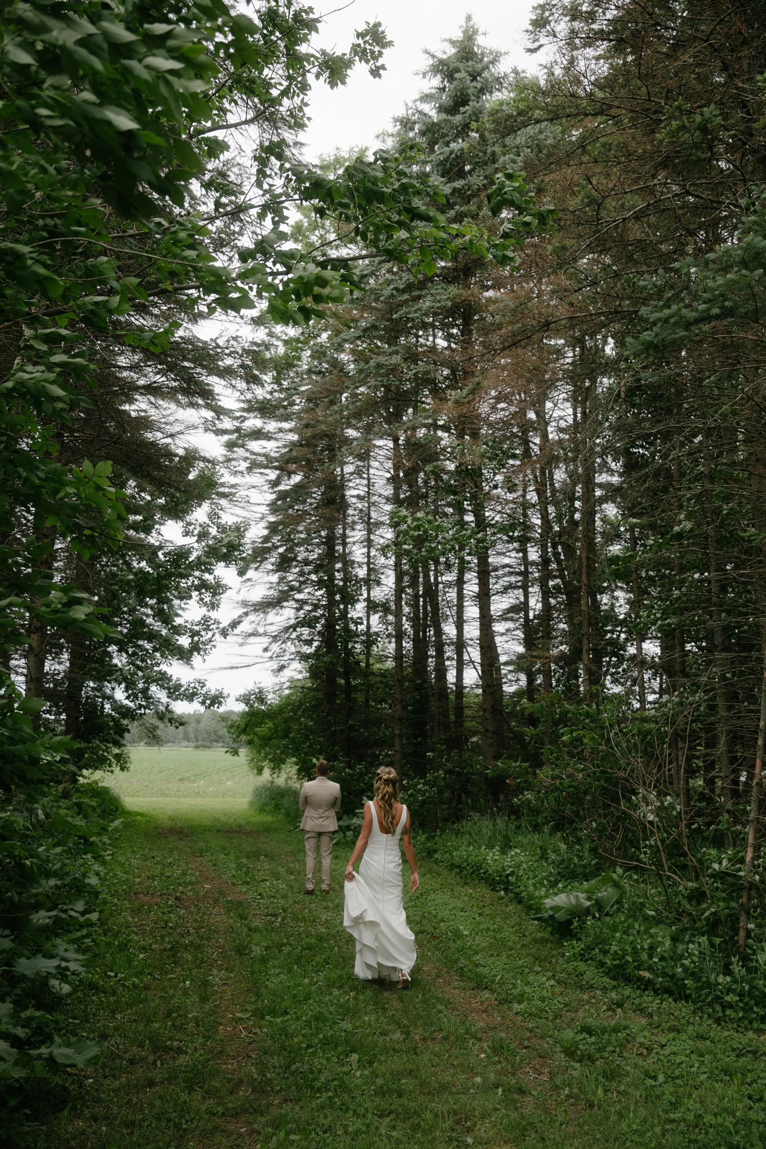 JessicaMax-west-michigan-wedding-photographer-ludington-trillium-creek-wedding-27.jpg