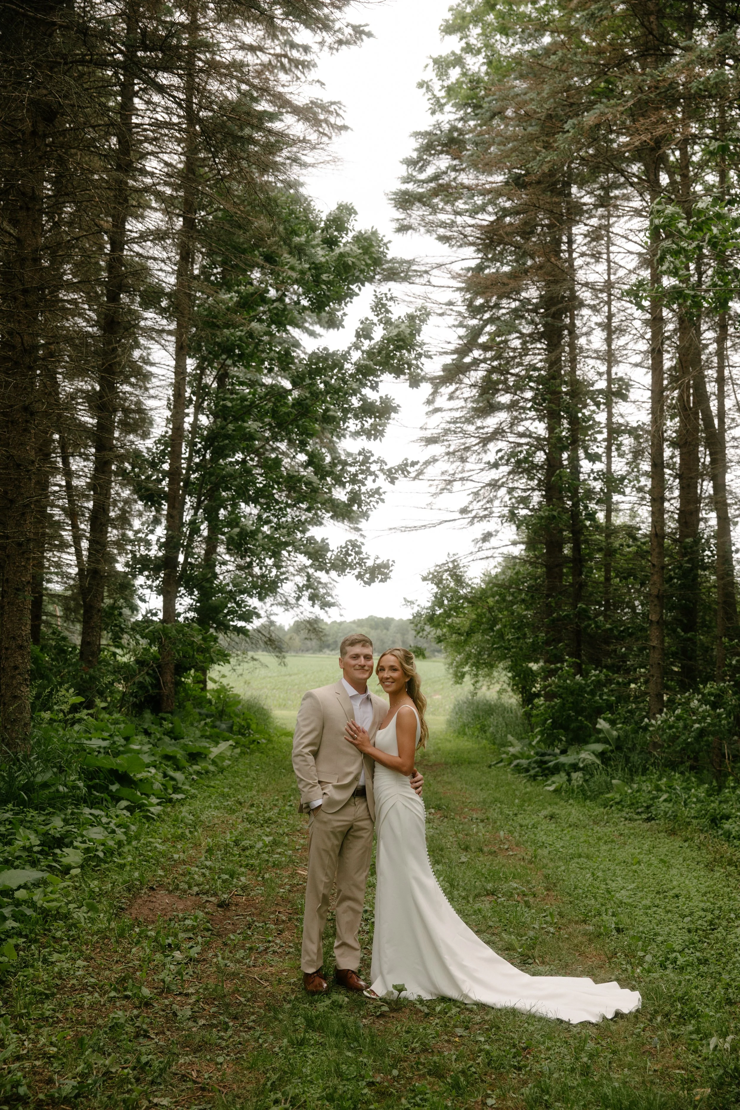 JessicaMax-west-michigan-wedding-photographer-ludington-trillium-creek-wedding-39.jpg