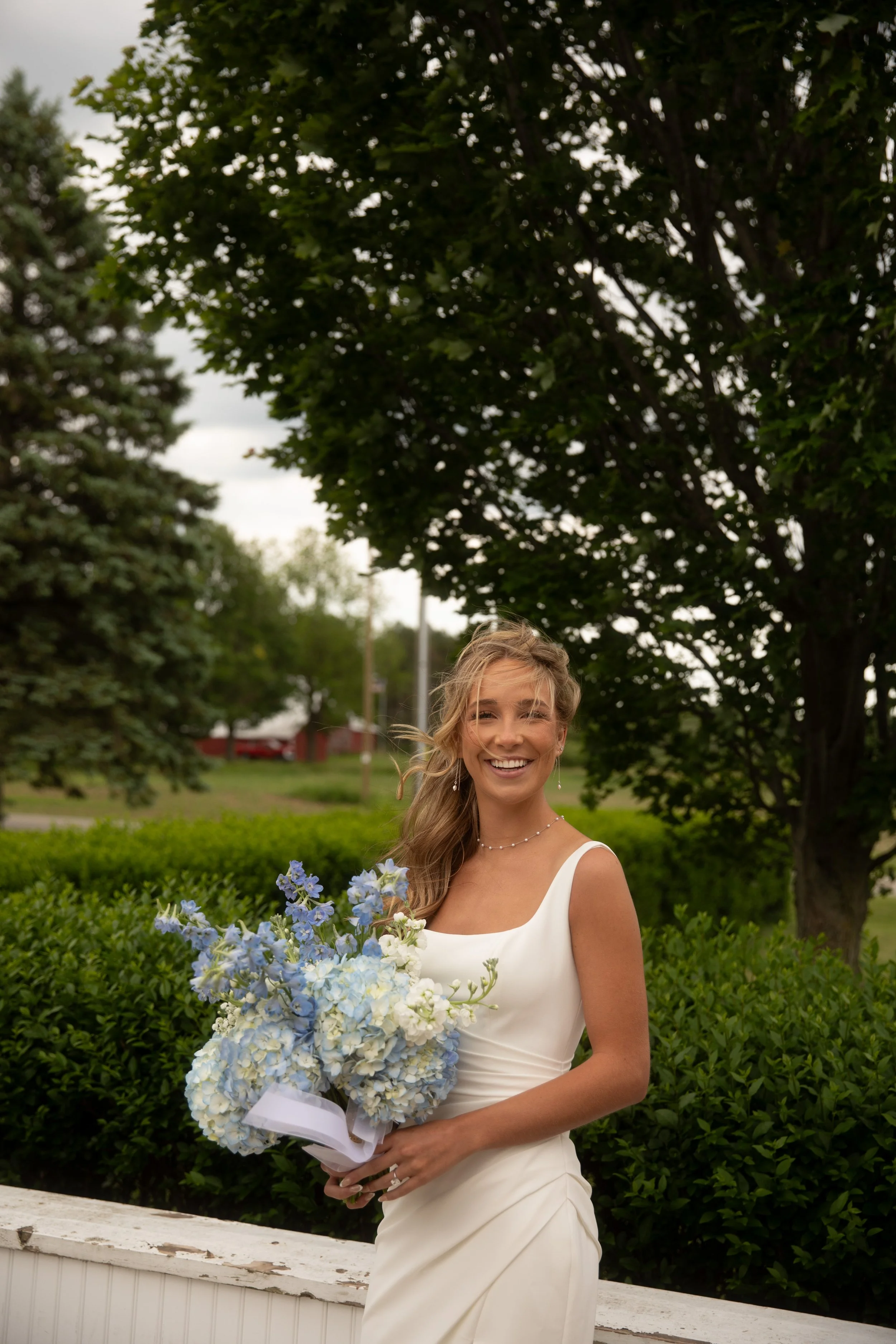 JessicaMax-west-michigan-wedding-photographer-ludington-trillium-creek-wedding-55.jpg