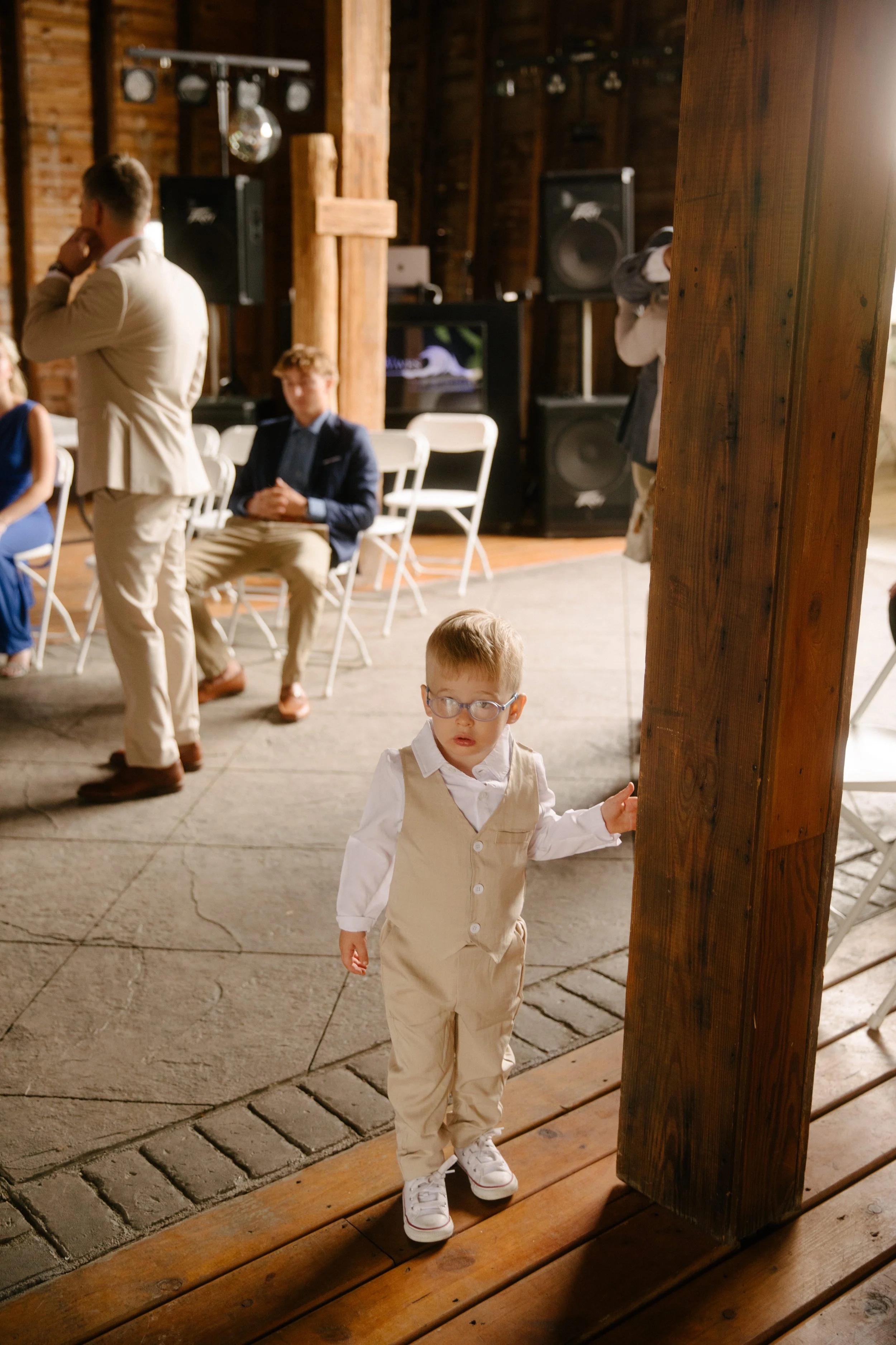 JessicaMax-west-michigan-wedding-photographer-ludington-trillium-creek-wedding-56.jpg