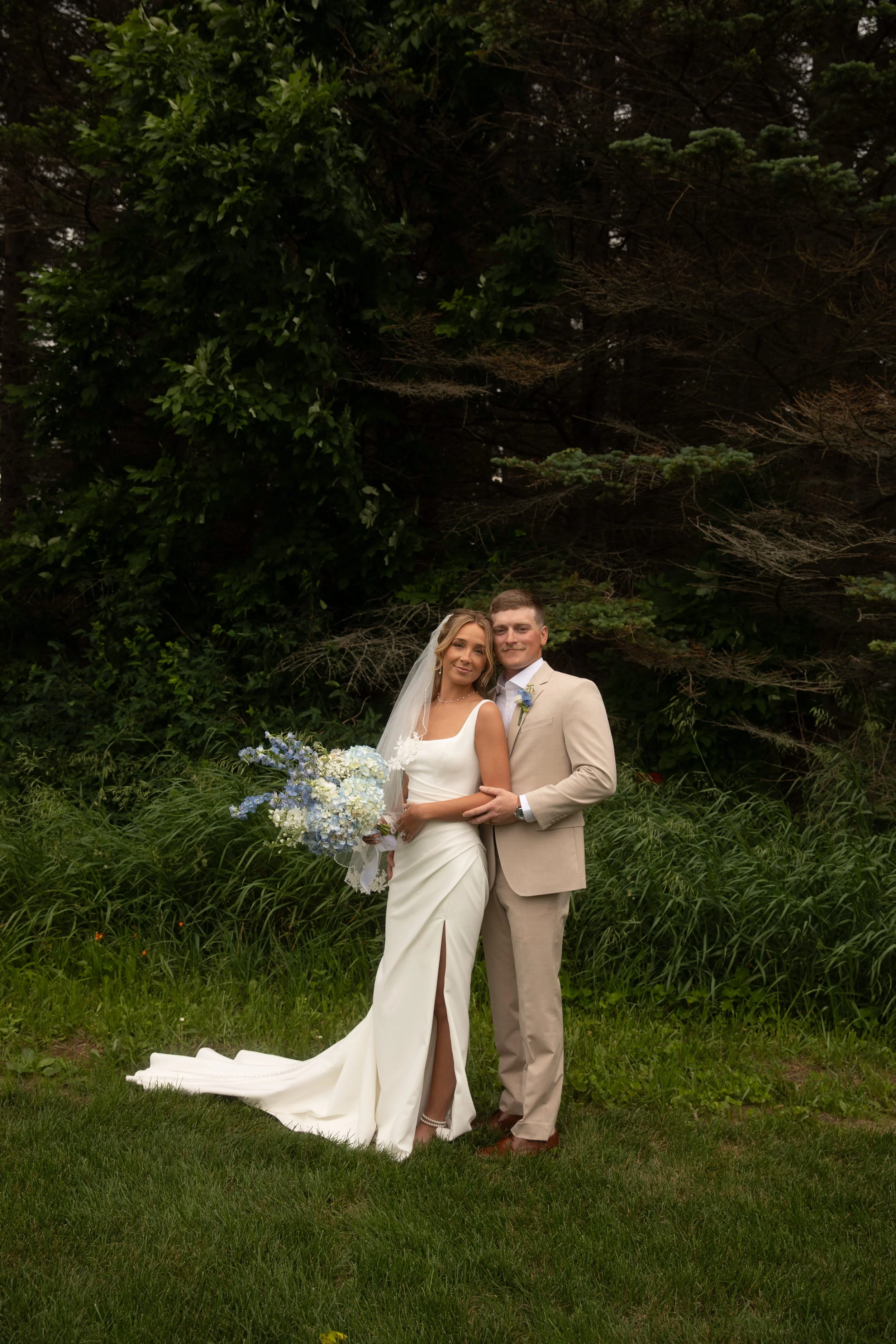 JessicaMax-west-michigan-wedding-photographer-ludington-trillium-creek-wedding-90.jpg