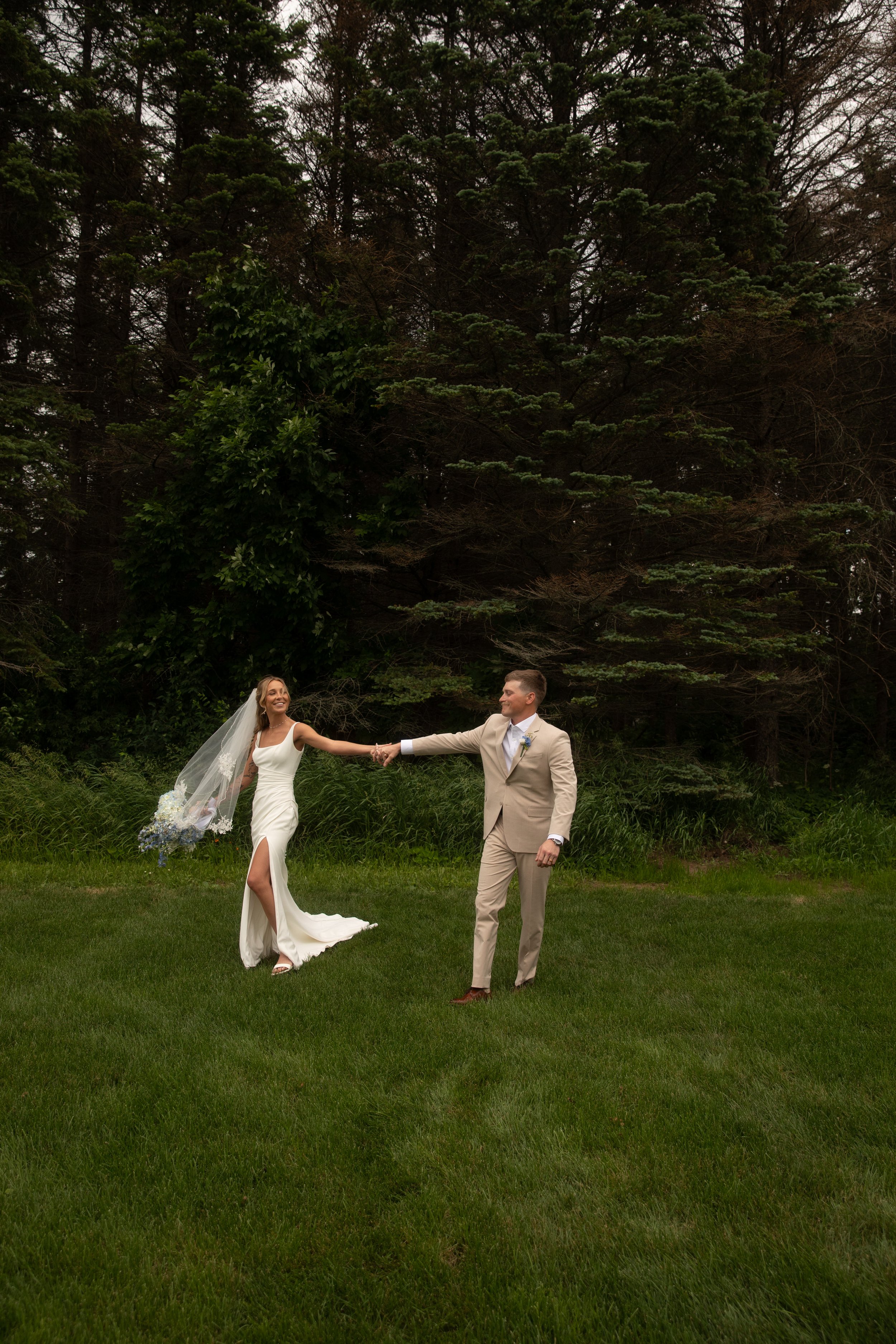 JessicaMax-west-michigan-wedding-photographer-ludington-trillium-creek-wedding-91.jpg