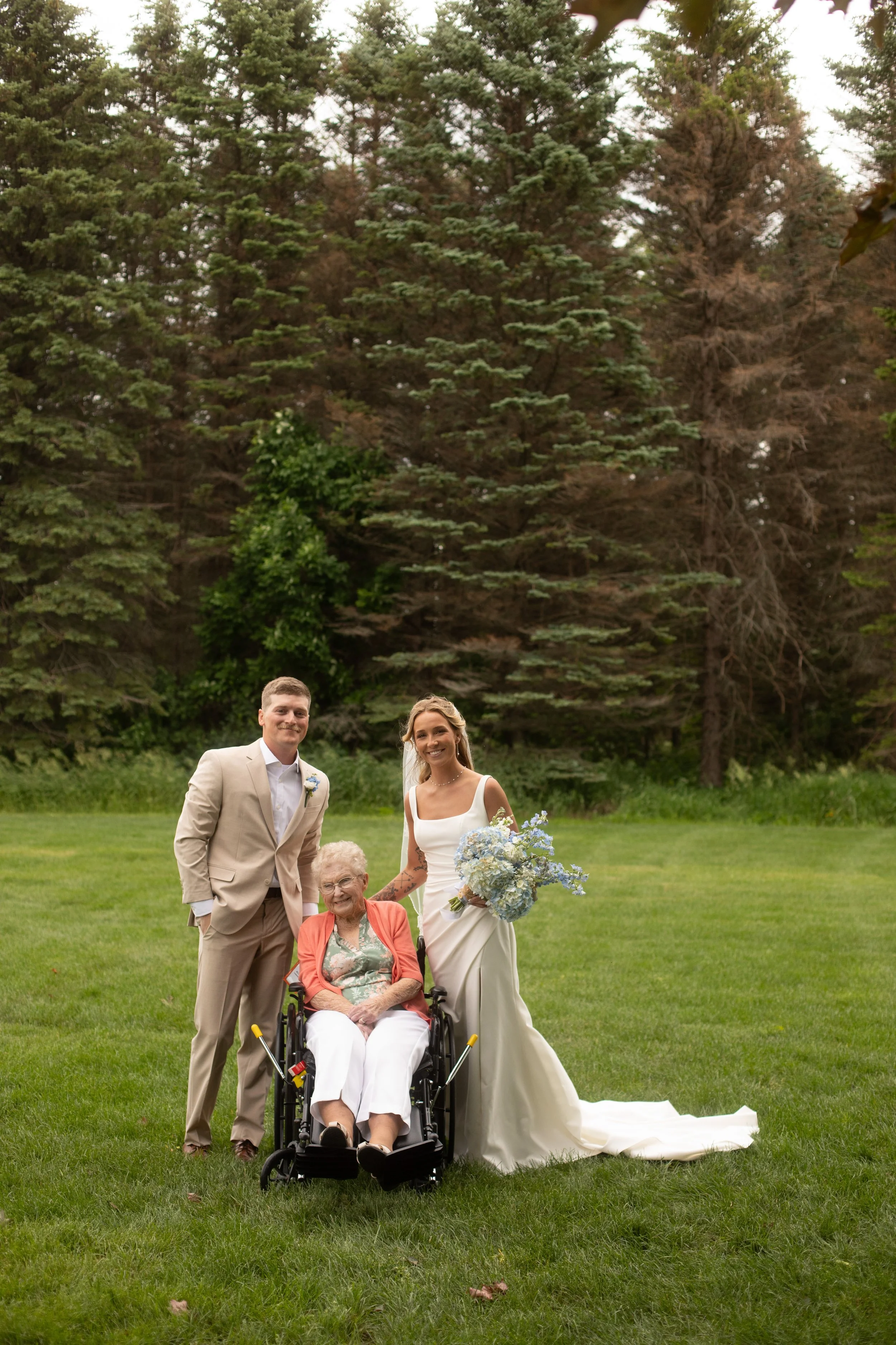 JessicaMax-west-michigan-wedding-photographer-ludington-trillium-creek-wedding-95.jpg