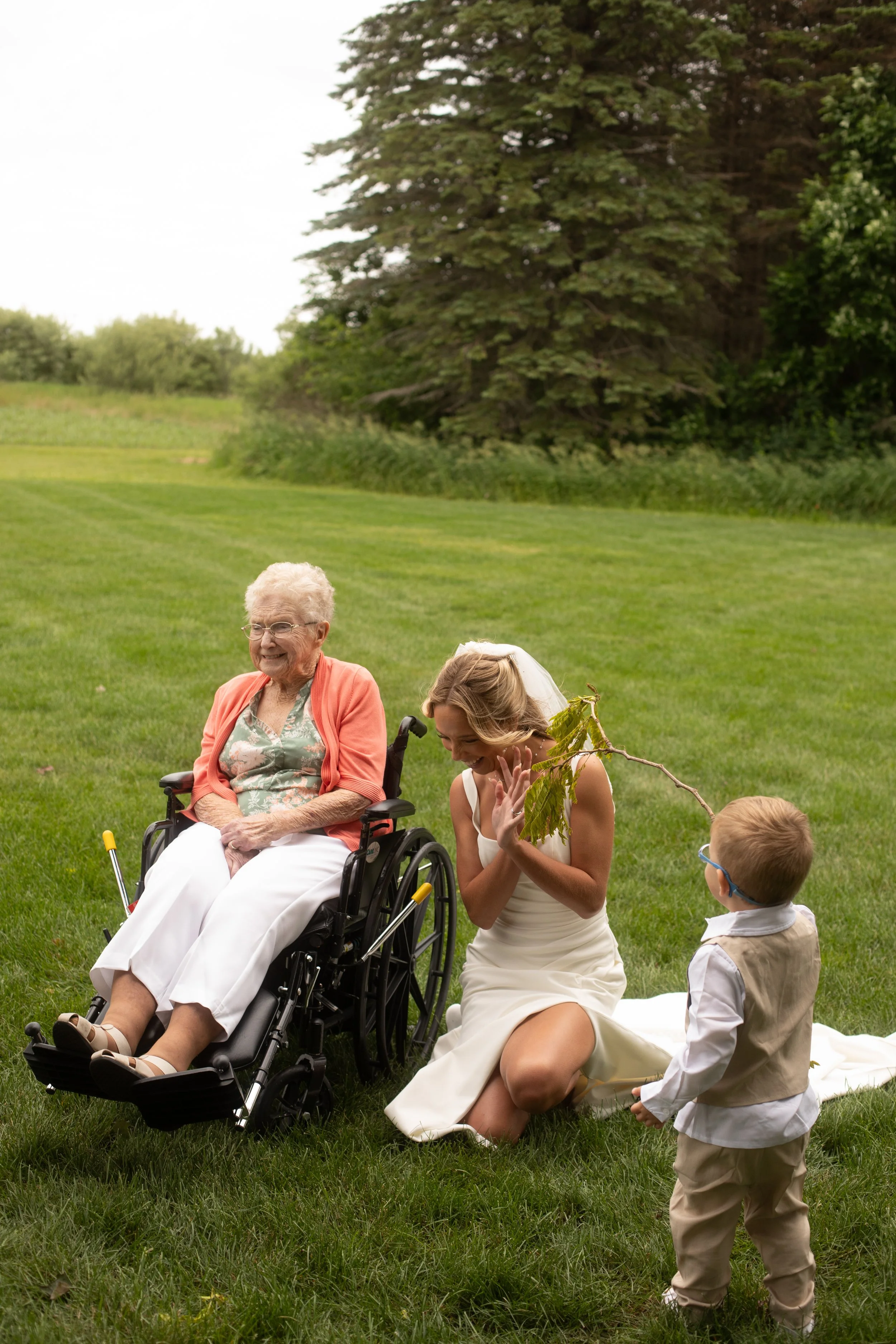 JessicaMax-west-michigan-wedding-photographer-ludington-trillium-creek-wedding-97.jpg