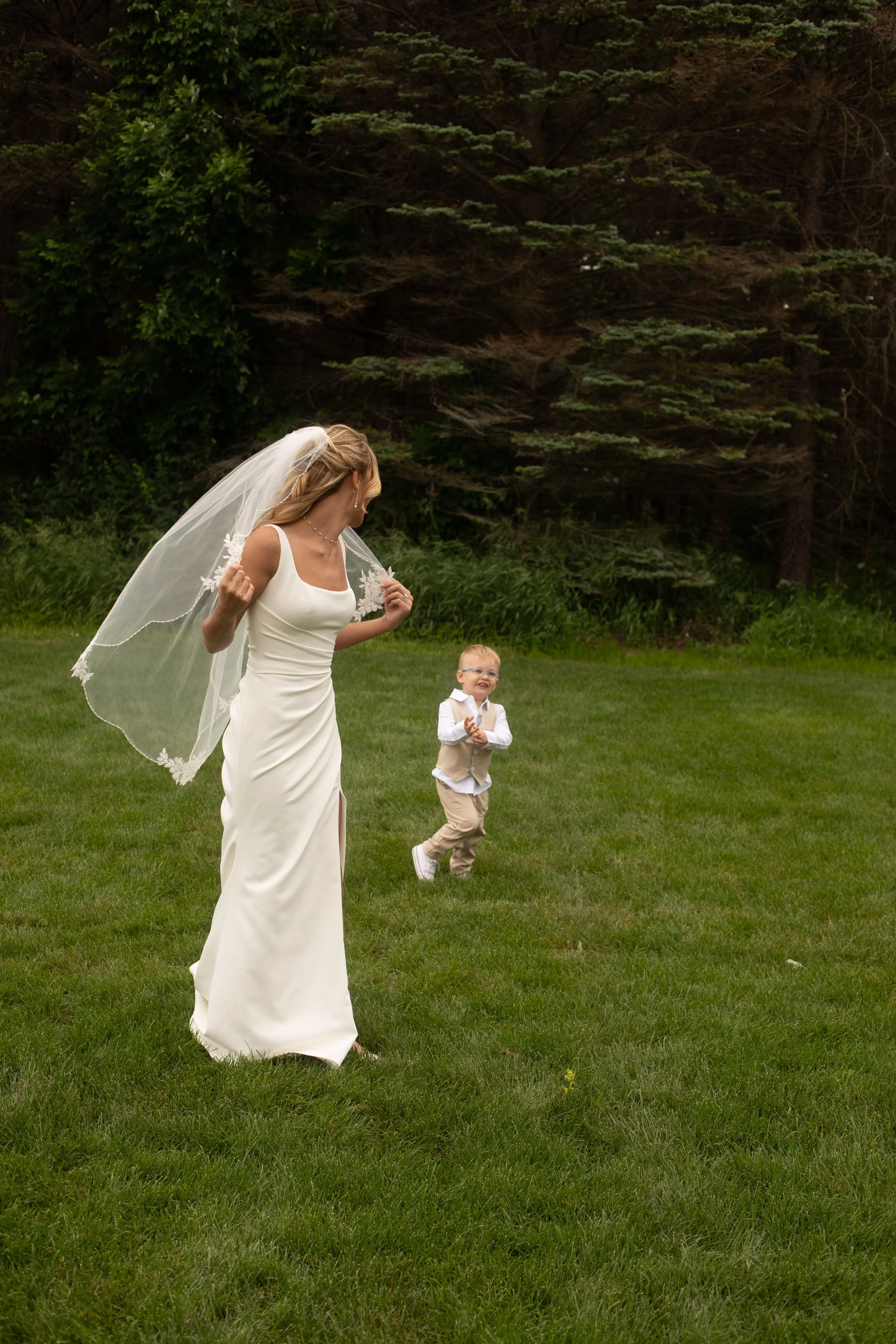JessicaMax-west-michigan-wedding-photographer-ludington-trillium-creek-wedding-105.jpg
