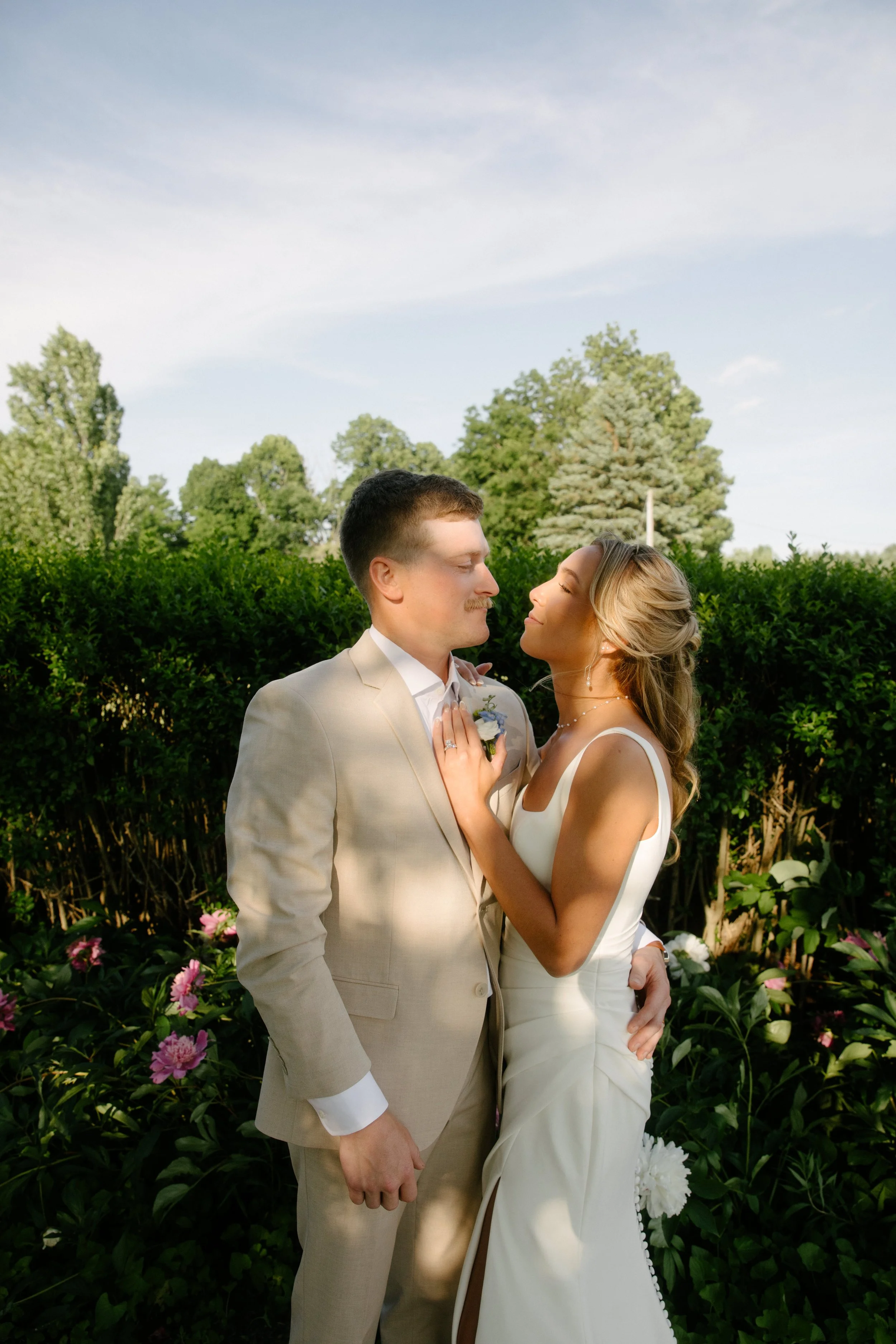 JessicaMax-west-michigan-wedding-photographer-ludington-trillium-creek-wedding-117.jpg