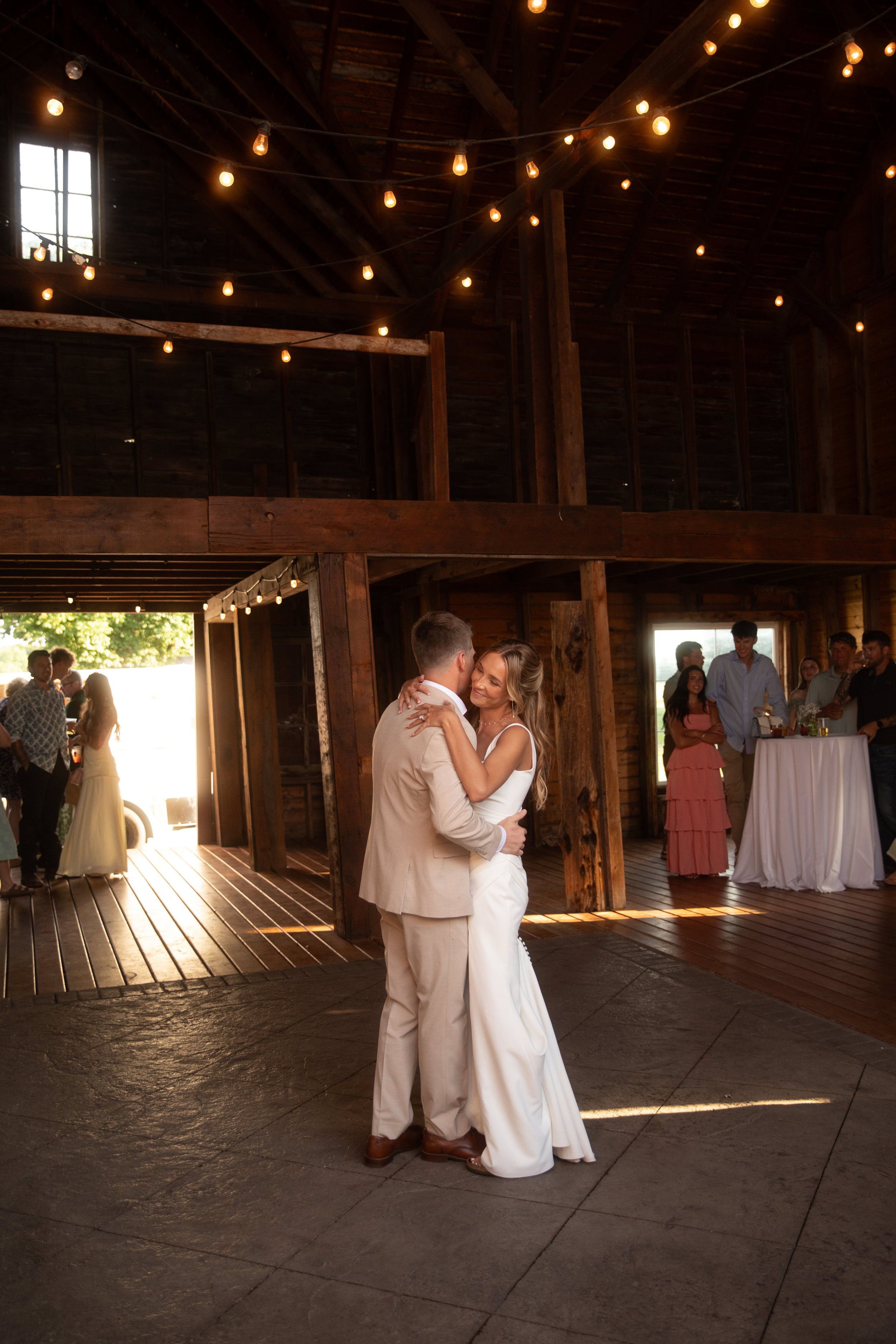 JessicaMax-west-michigan-wedding-photographer-ludington-trillium-creek-wedding-123.jpg