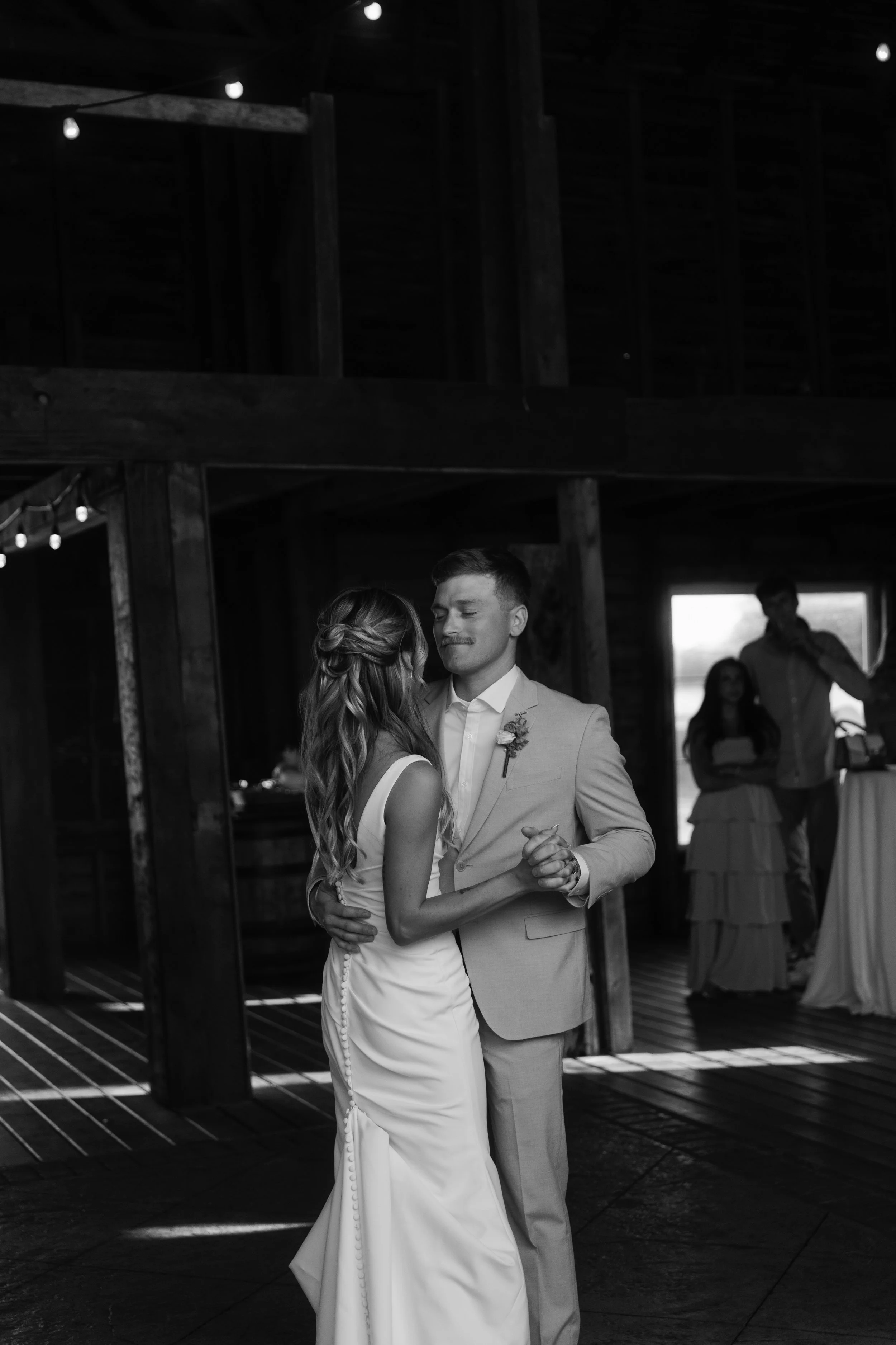 JessicaMax-west-michigan-wedding-photographer-ludington-trillium-creek-wedding-125.jpg