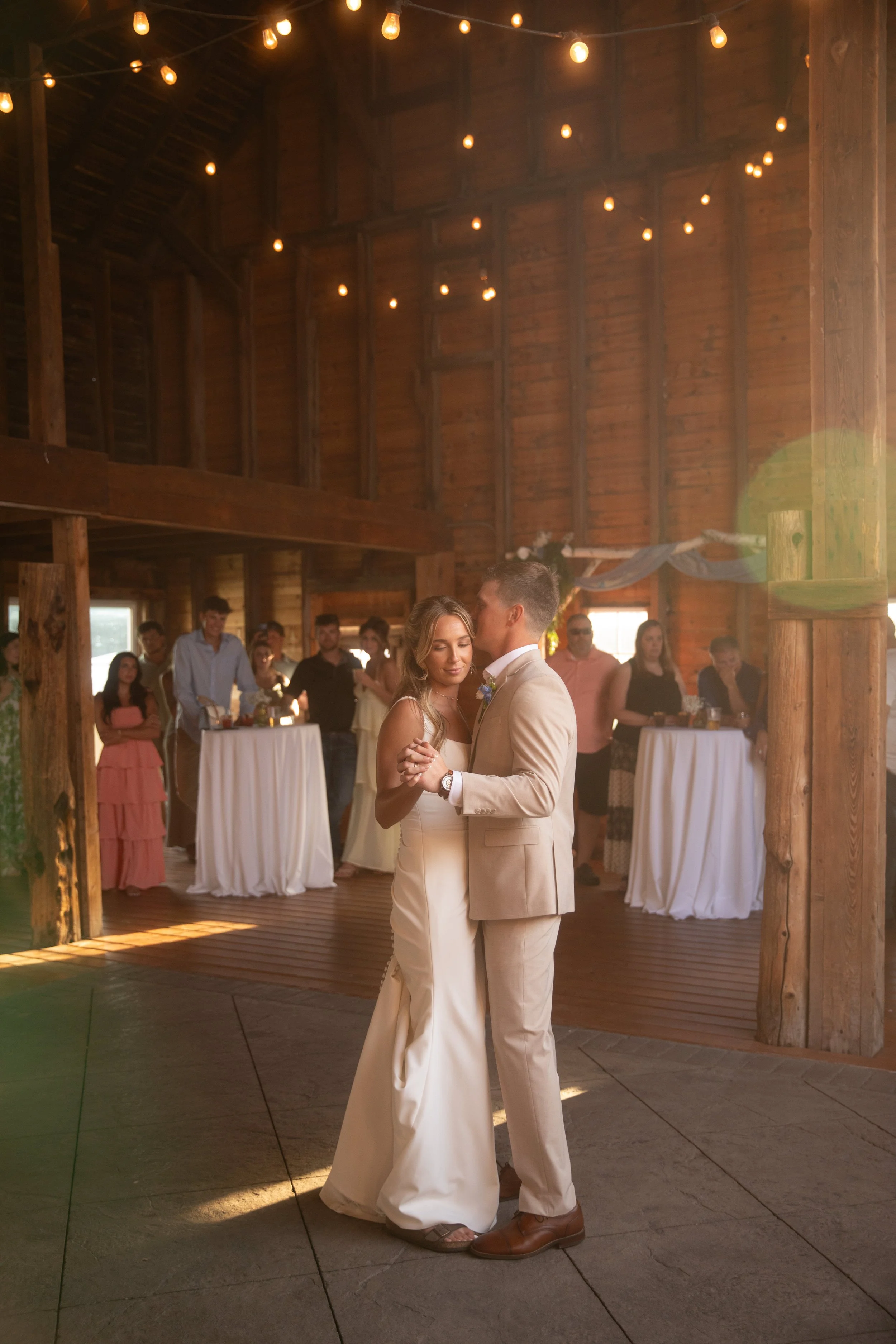 JessicaMax-west-michigan-wedding-photographer-ludington-trillium-creek-wedding-128.jpg