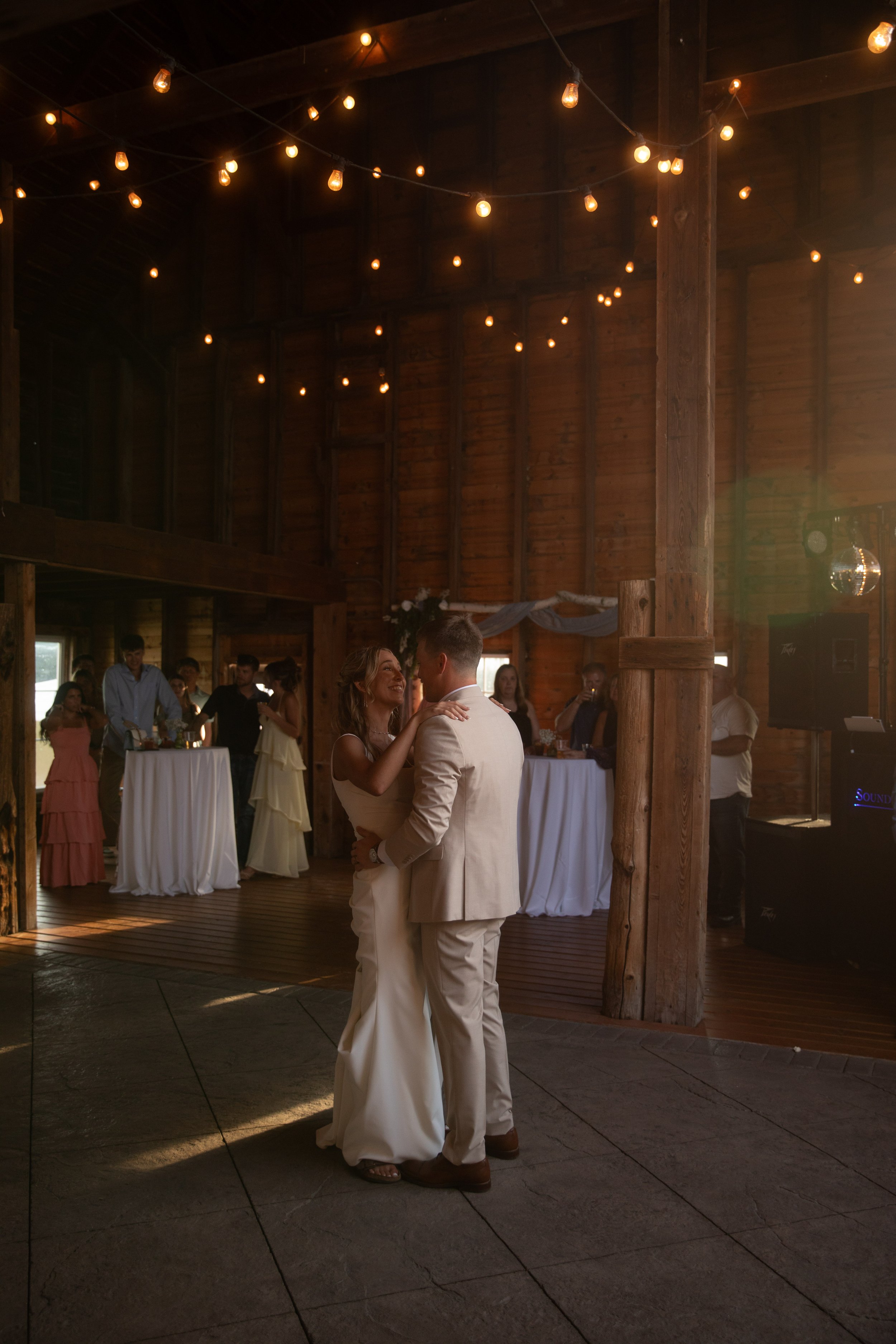 JessicaMax-west-michigan-wedding-photographer-ludington-trillium-creek-wedding-131.jpg