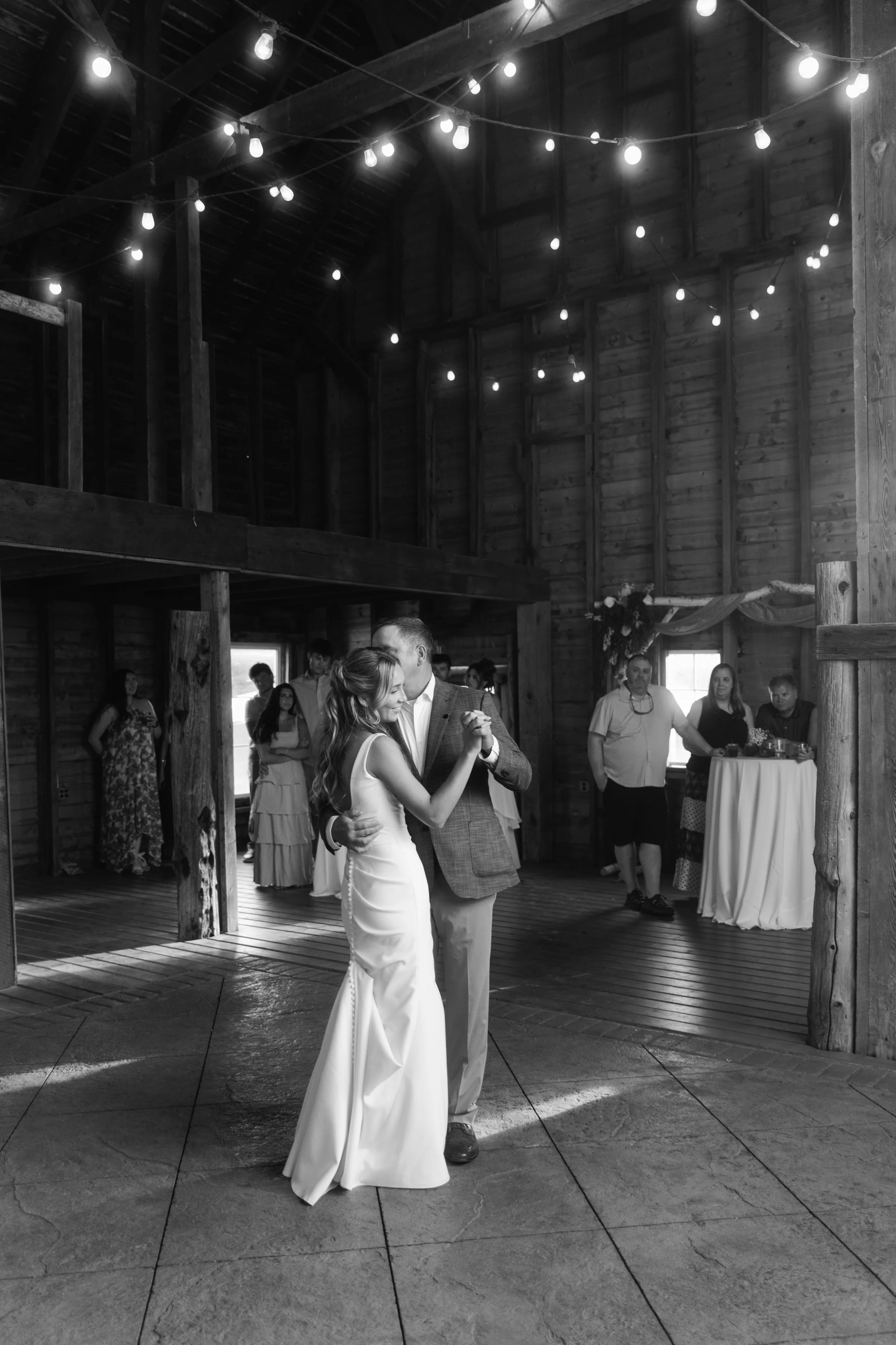 JessicaMax-west-michigan-wedding-photographer-ludington-trillium-creek-wedding-134.jpg