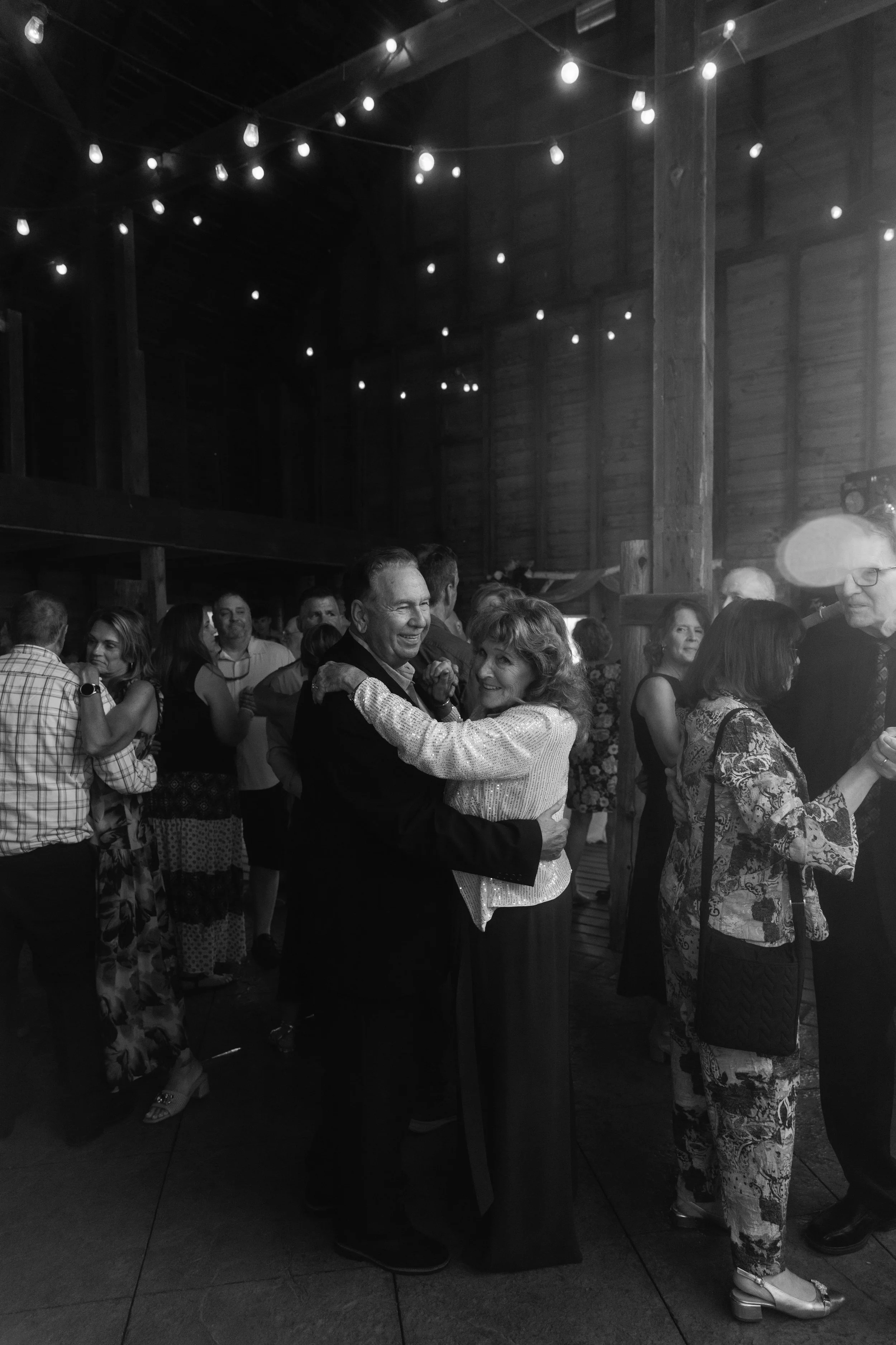 JessicaMax-west-michigan-wedding-photographer-ludington-trillium-creek-wedding-141.jpg