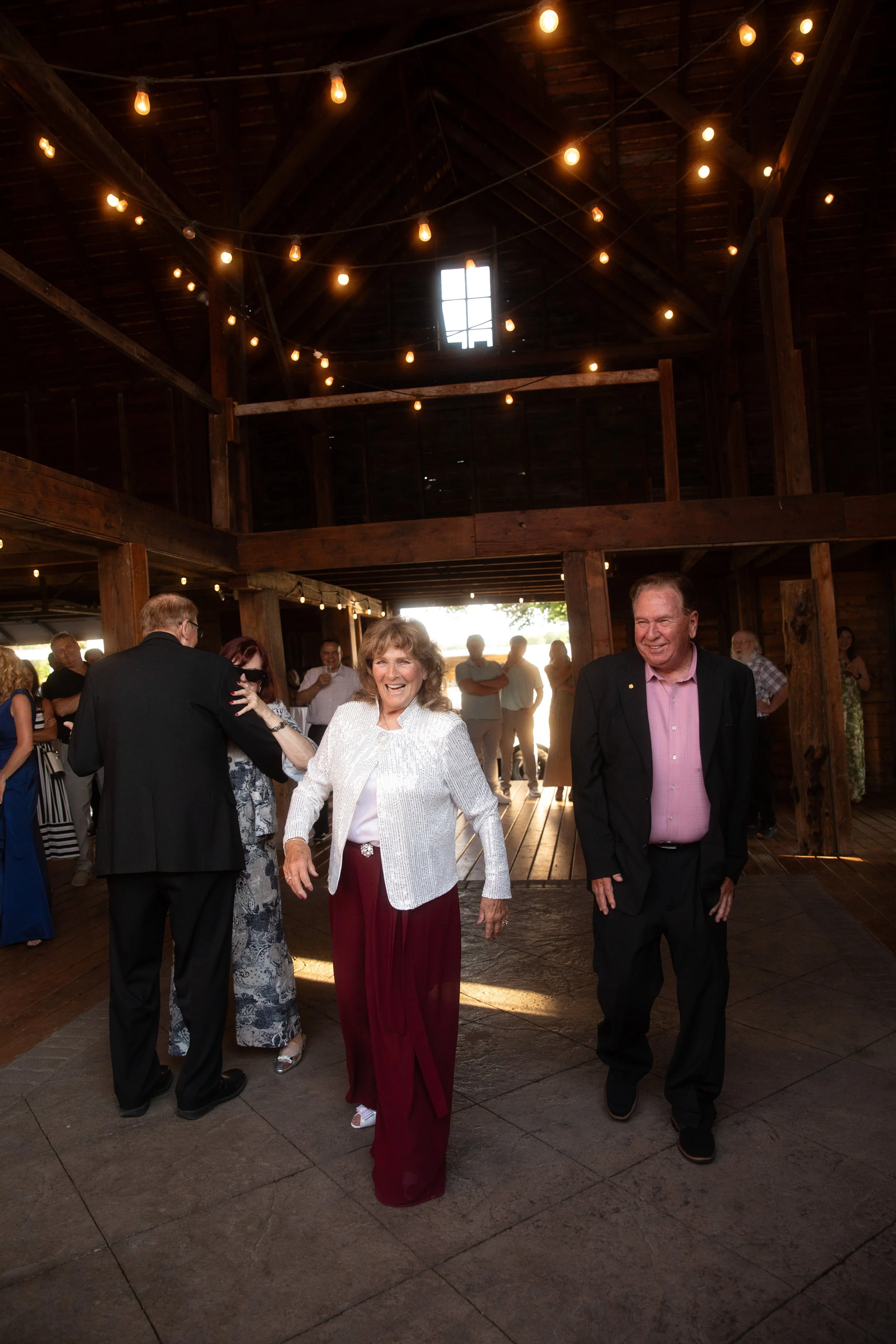 JessicaMax-west-michigan-wedding-photographer-ludington-trillium-creek-wedding-144.jpg