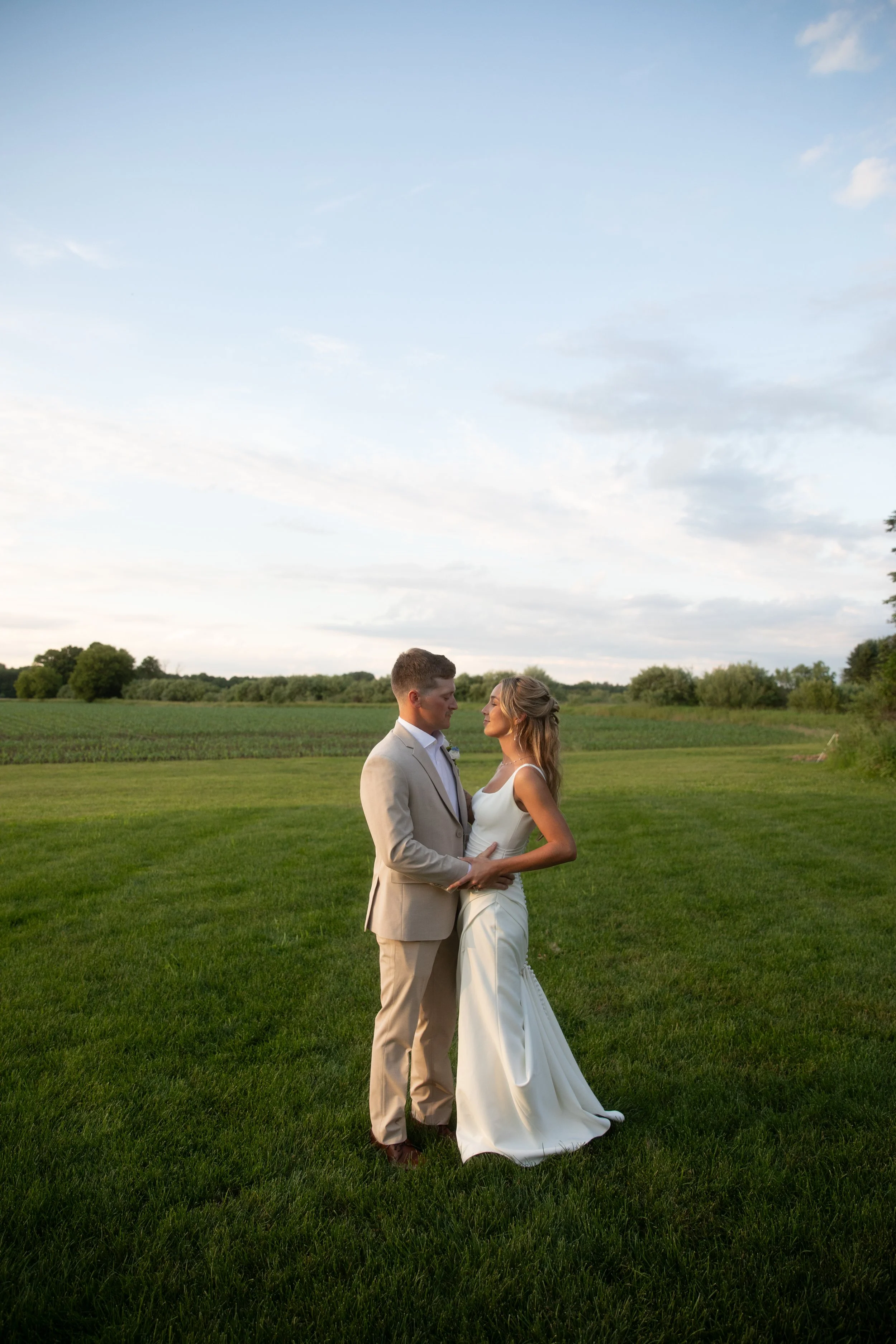JessicaMax-west-michigan-wedding-photographer-ludington-trillium-creek-wedding-170.jpg