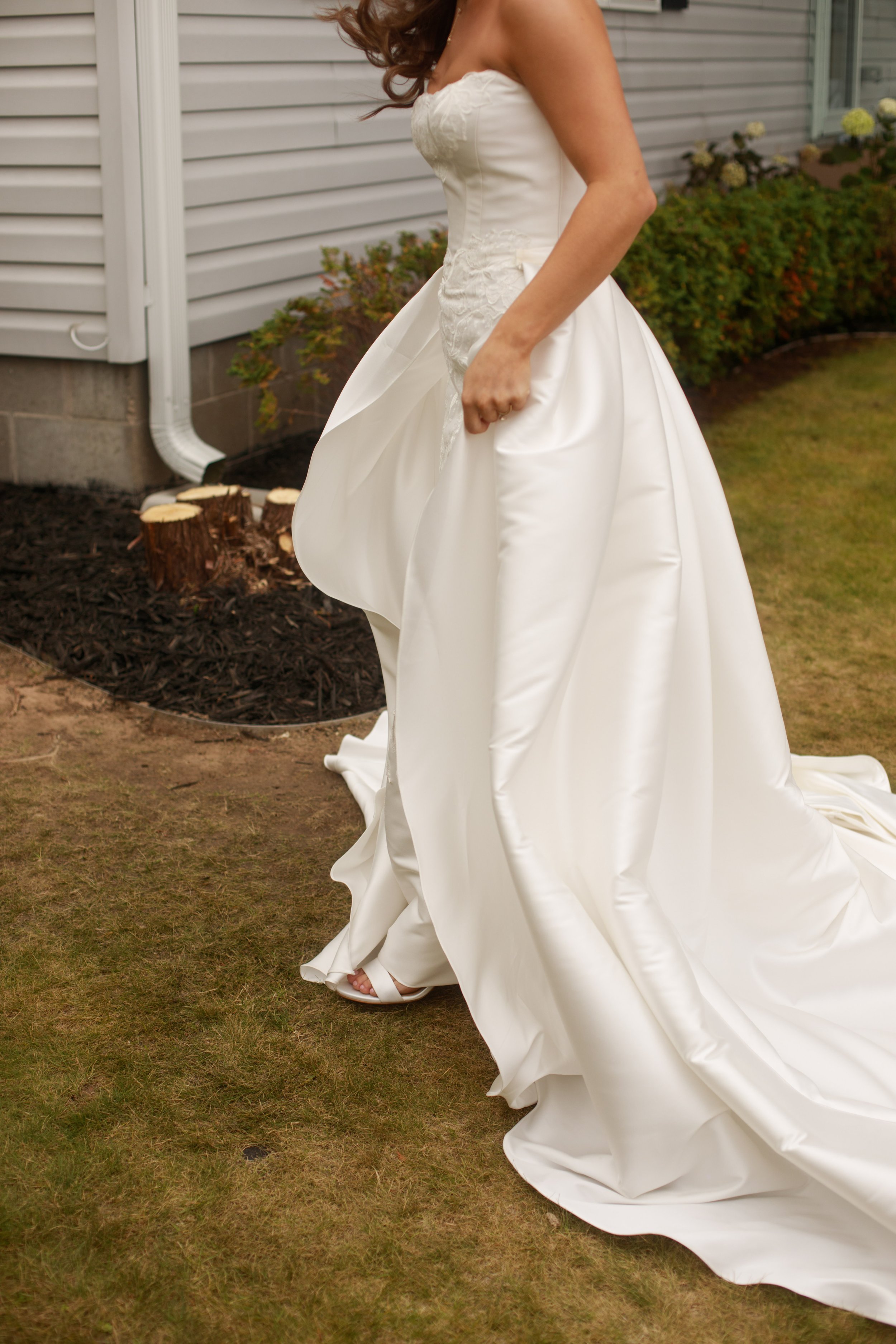 JessicaMax-northern-michigan-wedding-photographer-sault-ste-marie-backyard-wedding-st-marys-river-mi-upper-peninsula-80.jpg