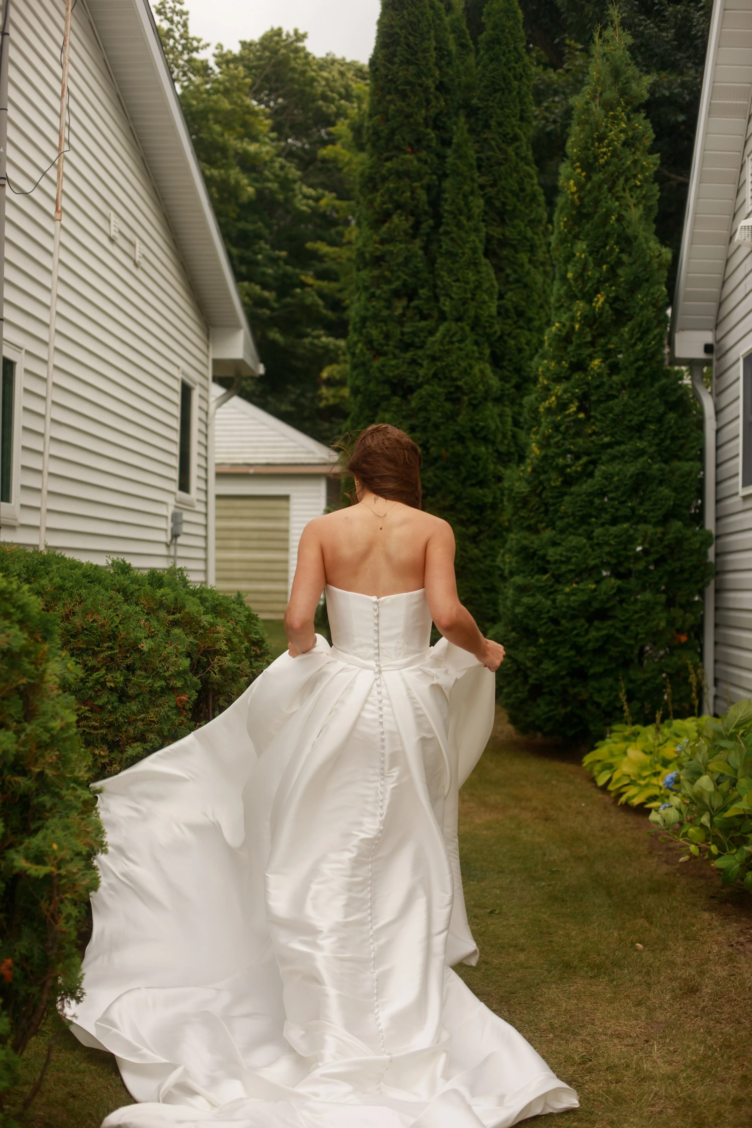 JessicaMax-northern-michigan-wedding-photographer-sault-ste-marie-backyard-wedding-st-marys-river-mi-upper-peninsula-81.jpg