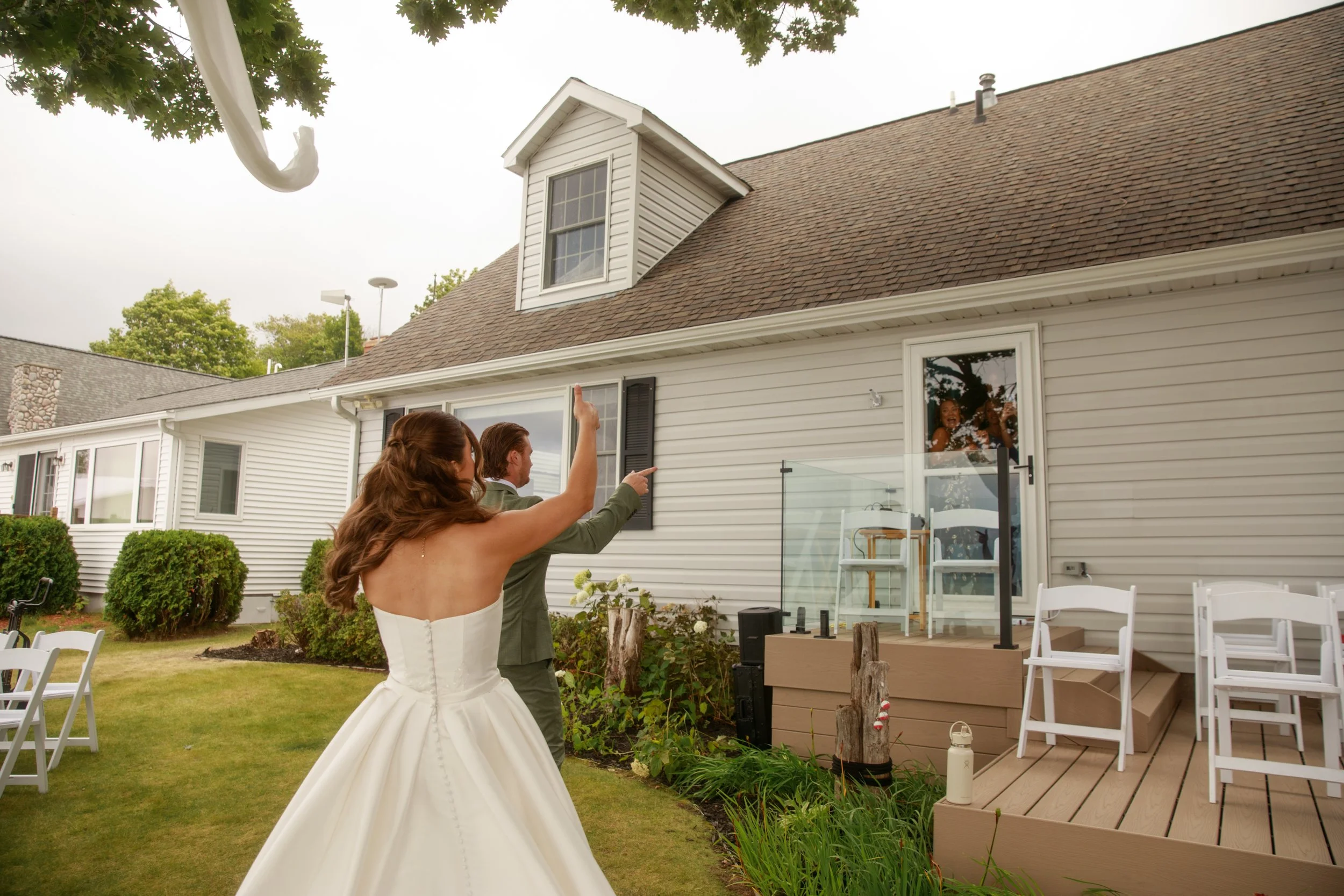 JessicaMax-northern-michigan-wedding-photographer-sault-ste-marie-backyard-wedding-st-marys-river-mi-upper-peninsula-89.jpg