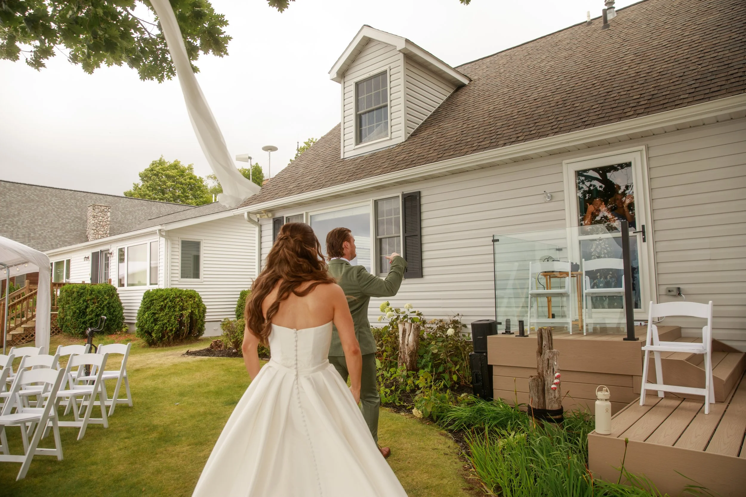 JessicaMax-northern-michigan-wedding-photographer-sault-ste-marie-backyard-wedding-st-marys-river-mi-upper-peninsula-90.jpg