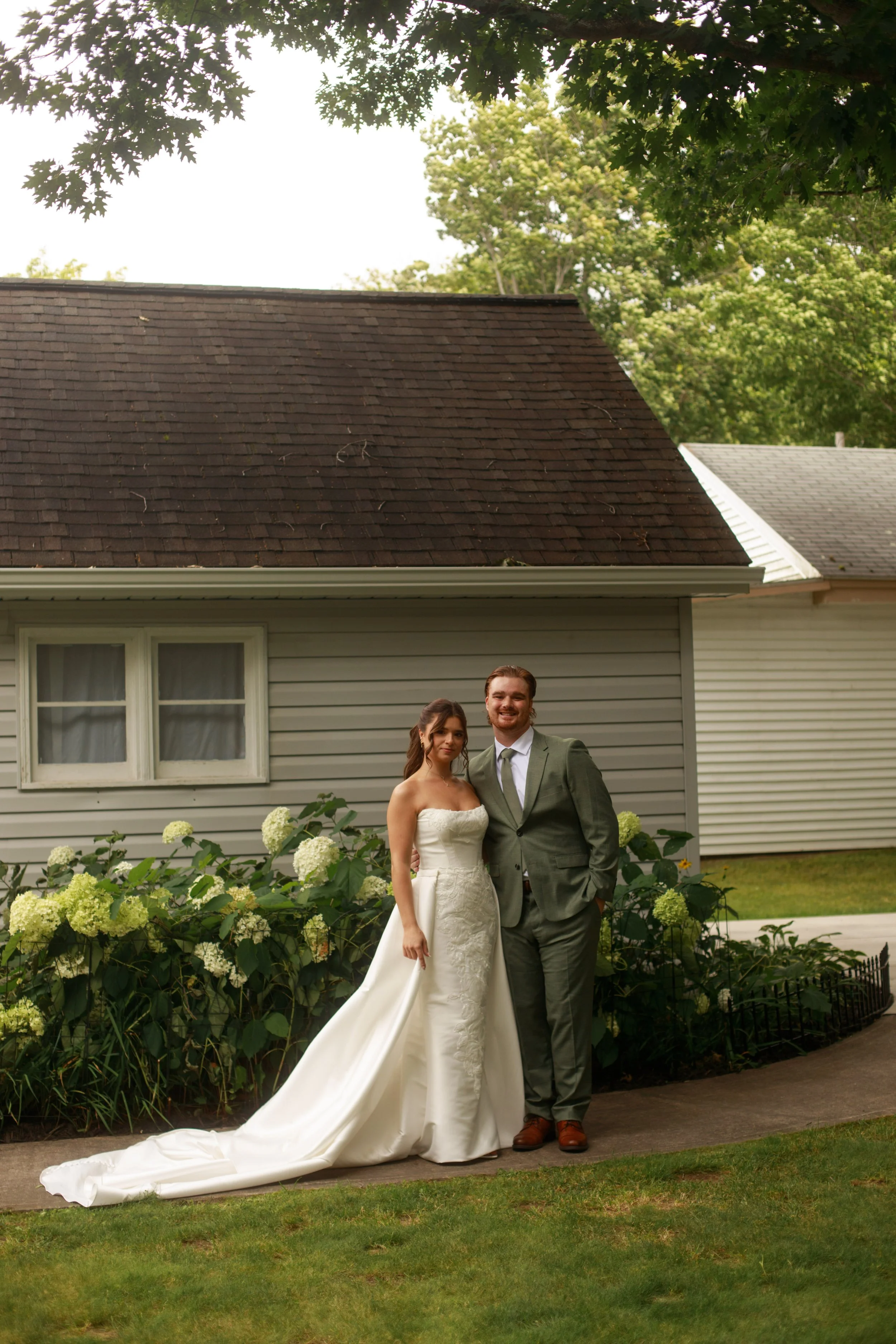 JessicaMax-northern-michigan-wedding-photographer-sault-ste-marie-backyard-wedding-st-marys-river-mi-upper-peninsula-101.jpg
