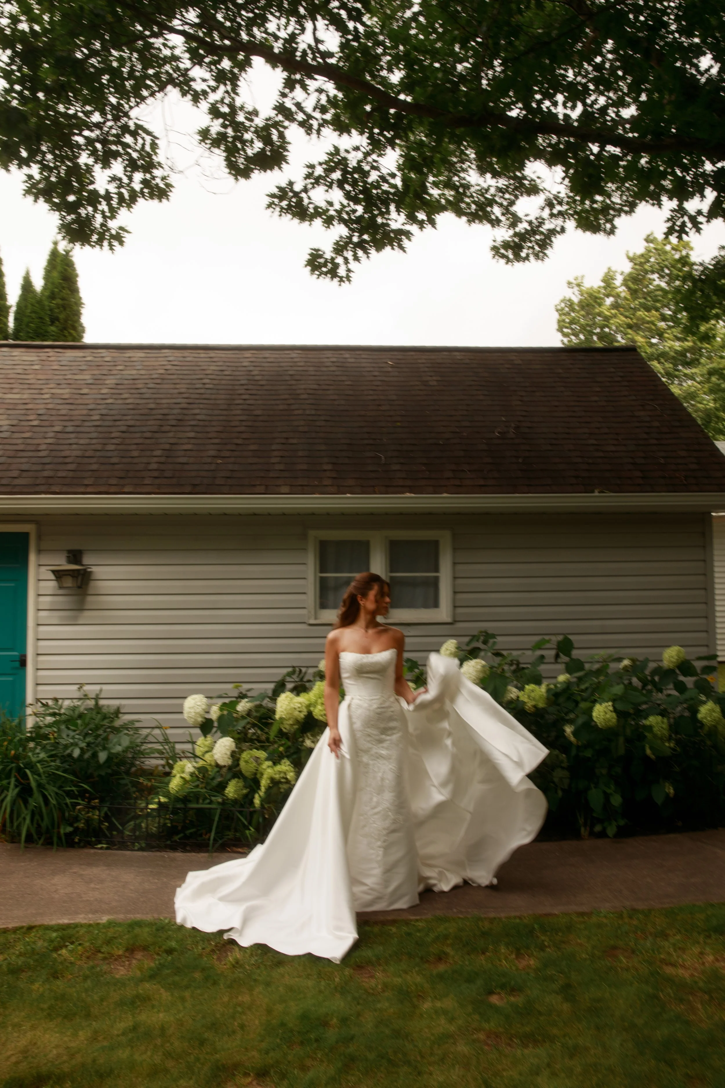 JessicaMax-northern-michigan-wedding-photographer-sault-ste-marie-backyard-wedding-st-marys-river-mi-upper-peninsula-111.jpg