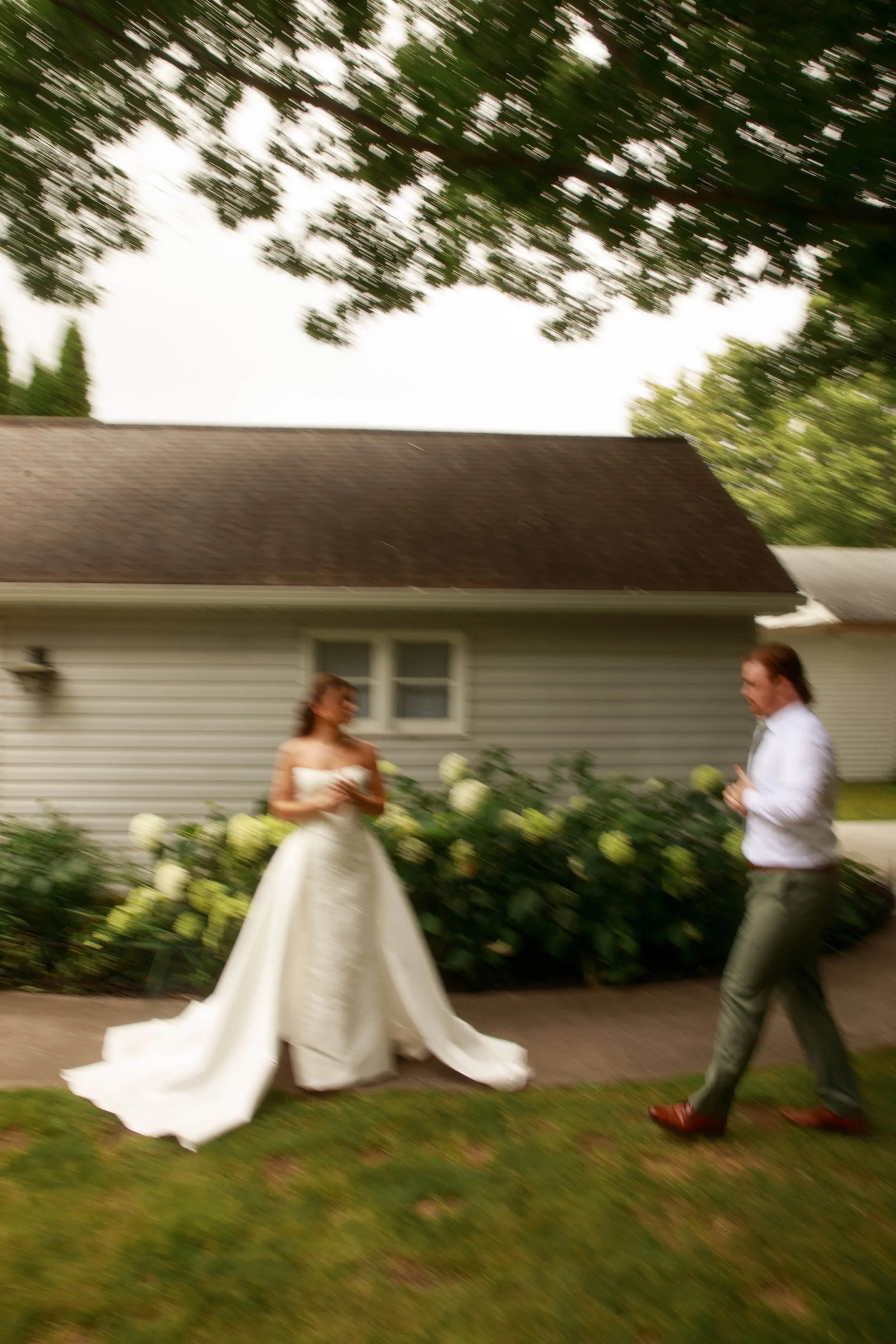 JessicaMax-northern-michigan-wedding-photographer-sault-ste-marie-backyard-wedding-st-marys-river-mi-upper-peninsula-115.jpg