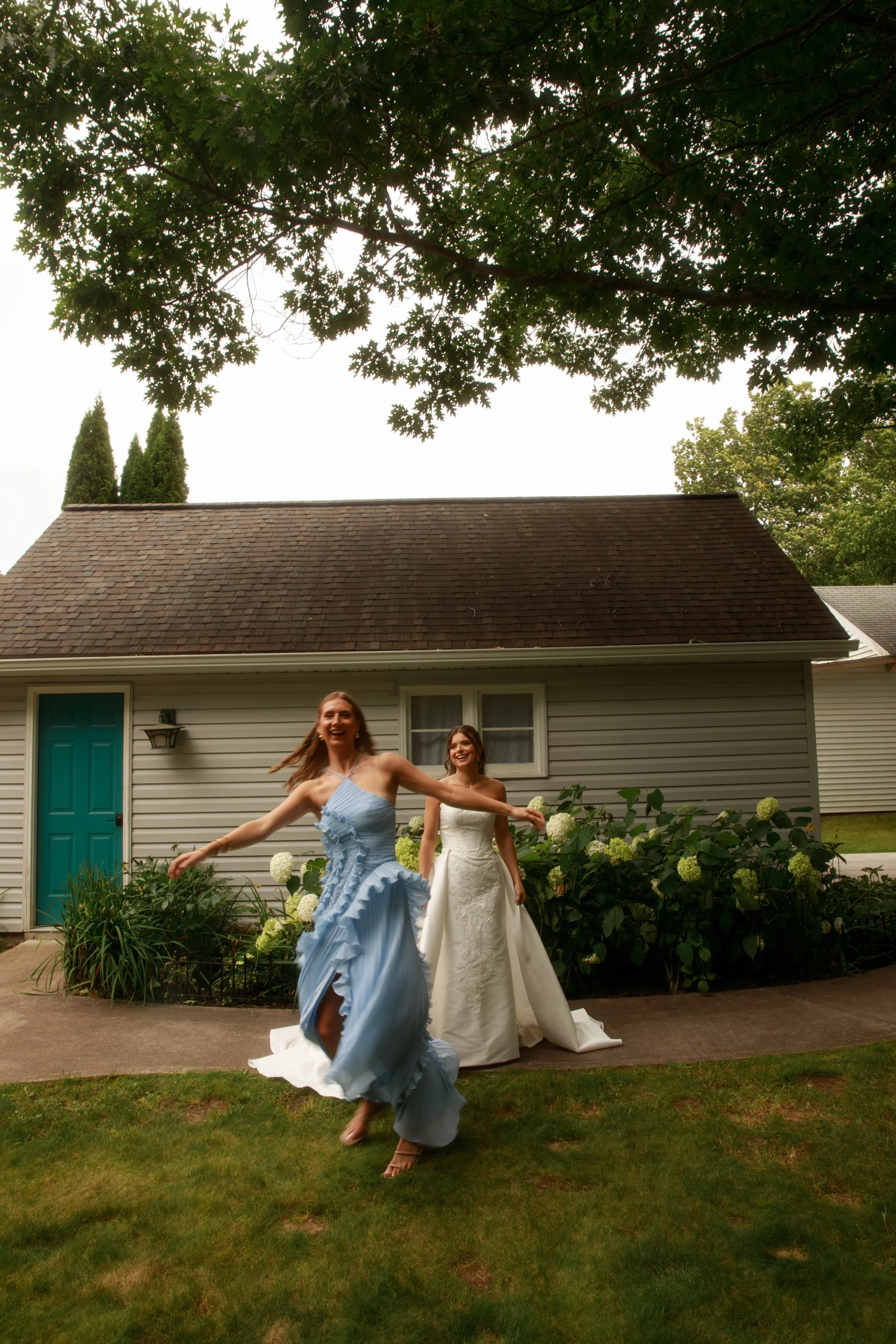 JessicaMax-northern-michigan-wedding-photographer-sault-ste-marie-backyard-wedding-st-marys-river-mi-upper-peninsula-122.jpg