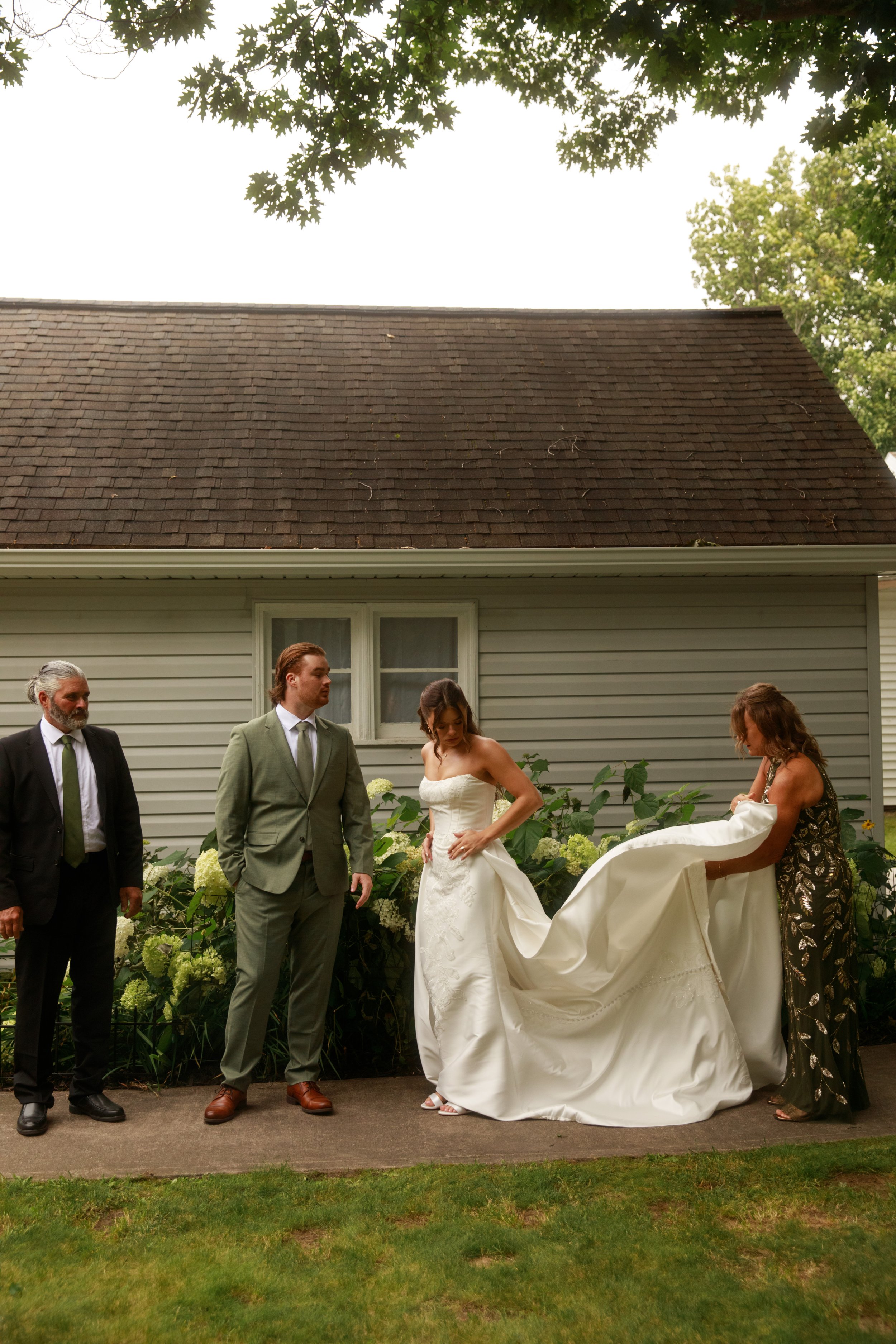 JessicaMax-northern-michigan-wedding-photographer-sault-ste-marie-backyard-wedding-st-marys-river-mi-upper-peninsula-133.jpg