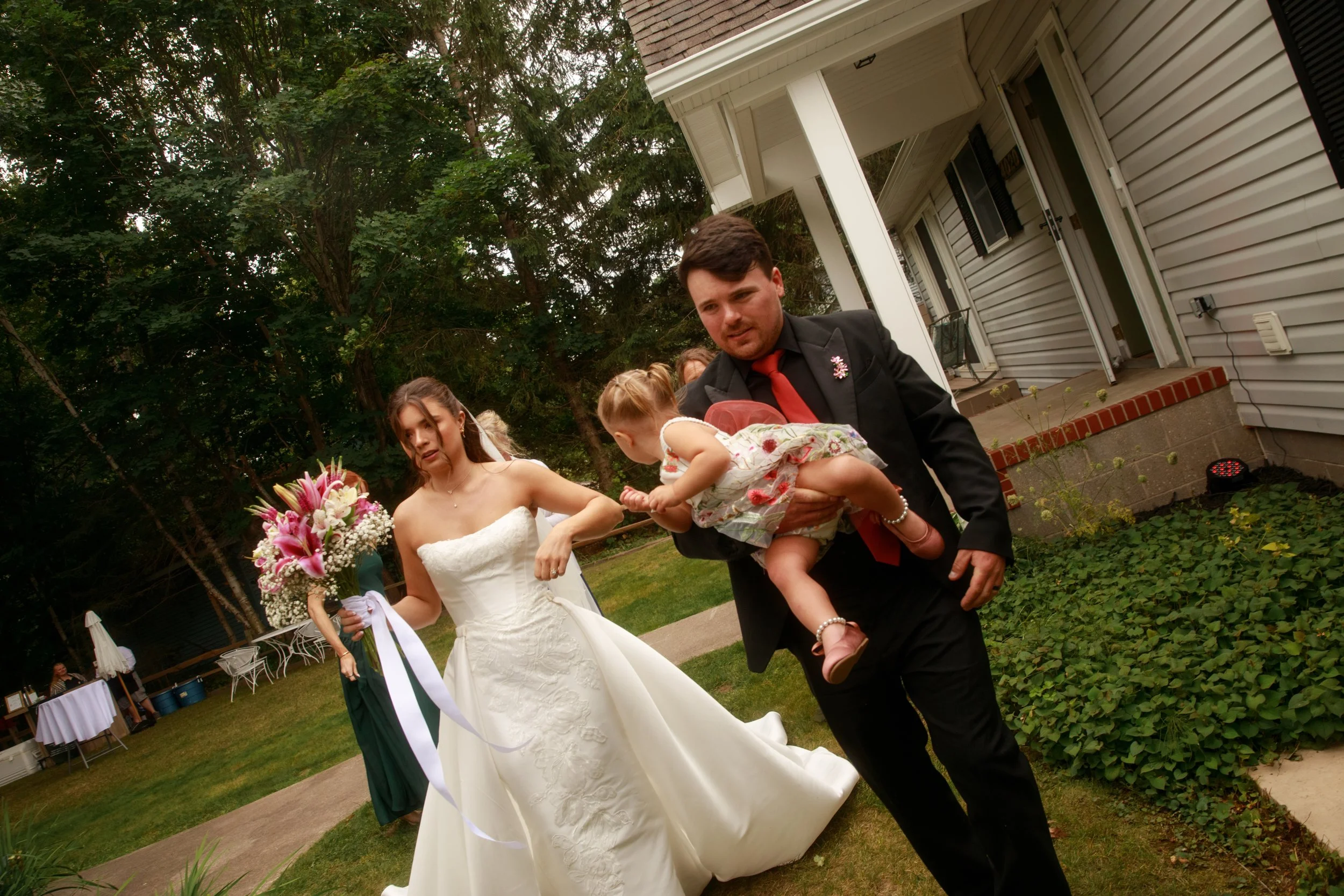 JessicaMax-northern-michigan-wedding-photographer-sault-ste-marie-backyard-wedding-st-marys-river-mi-upper-peninsula-142.jpg