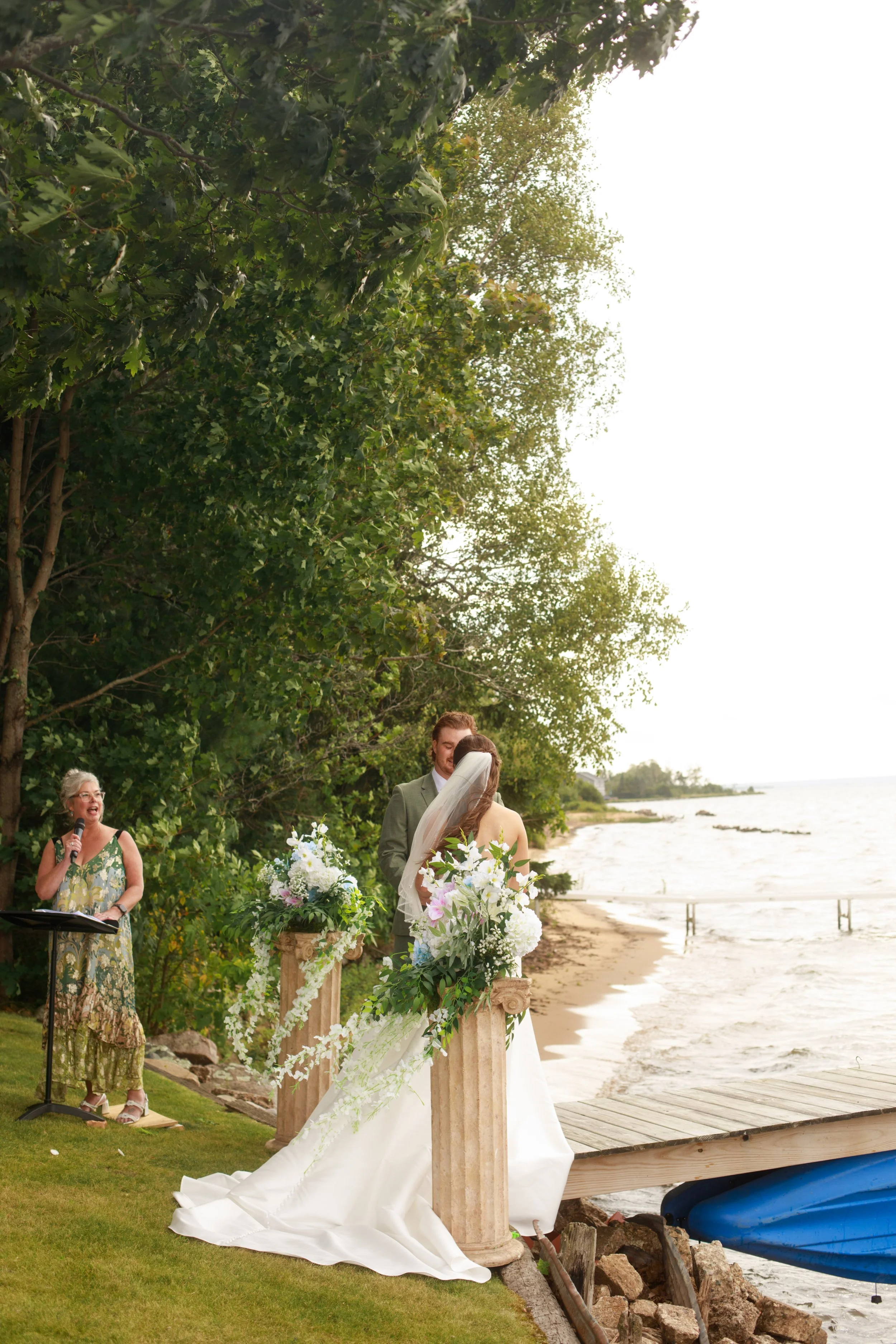 JessicaMax-northern-michigan-wedding-photographer-sault-ste-marie-backyard-wedding-st-marys-river-mi-upper-peninsula-156.jpg