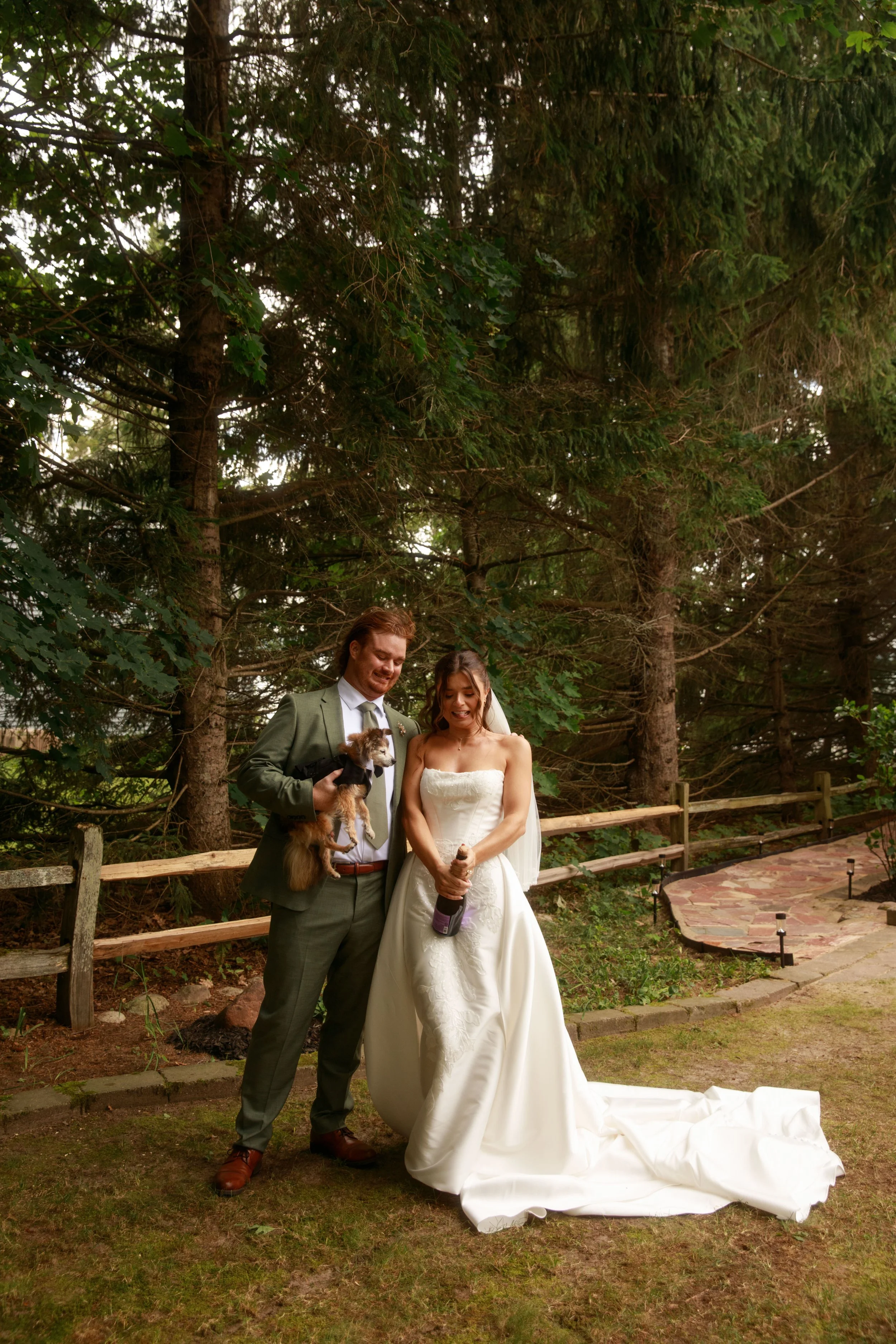JessicaMax-northern-michigan-wedding-photographer-sault-ste-marie-backyard-wedding-st-marys-river-mi-upper-peninsula-189.jpg