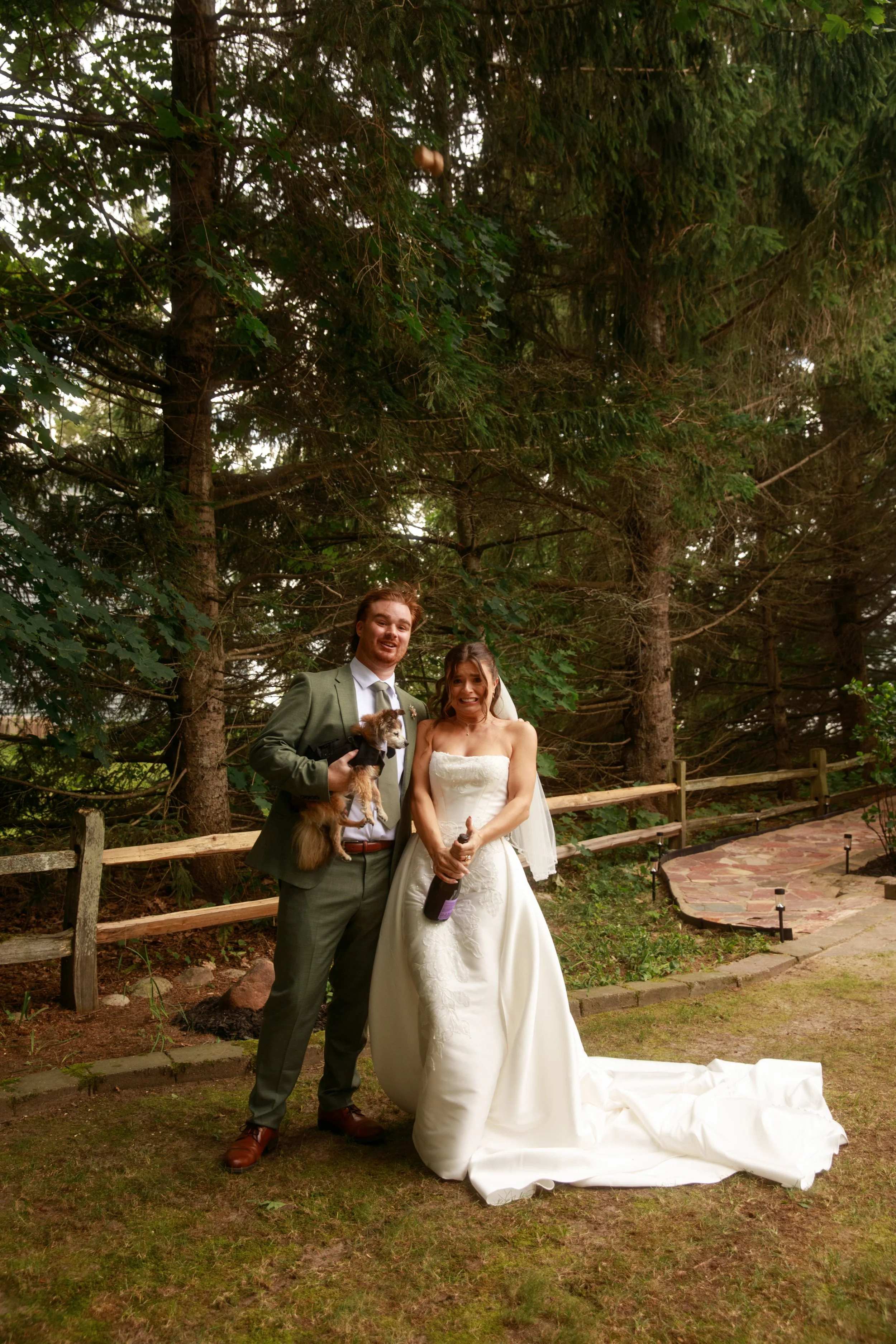 JessicaMax-northern-michigan-wedding-photographer-sault-ste-marie-backyard-wedding-st-marys-river-mi-upper-peninsula-190.jpg