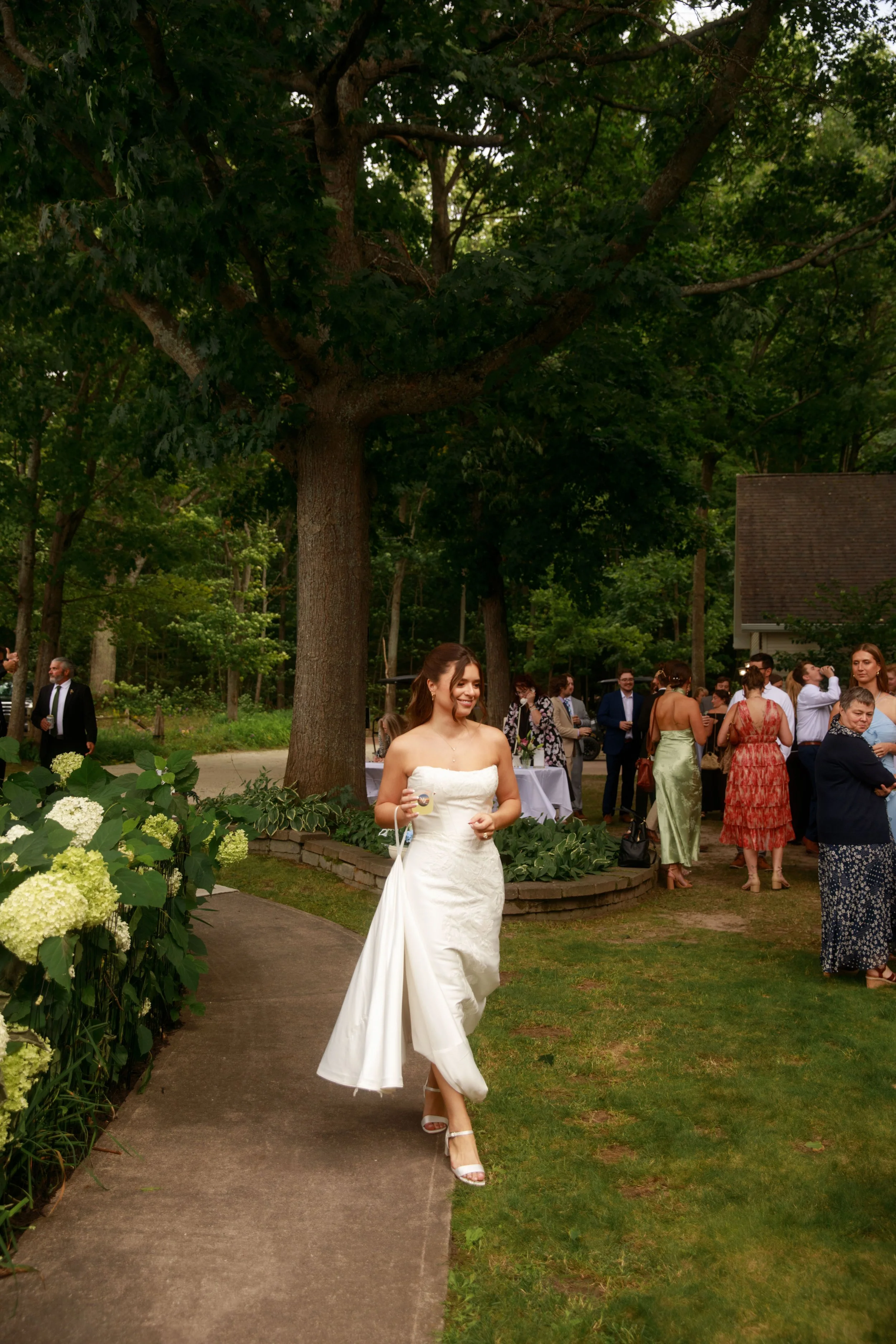 JessicaMax-northern-michigan-wedding-photographer-sault-ste-marie-backyard-wedding-st-marys-river-mi-upper-peninsula-213.jpg