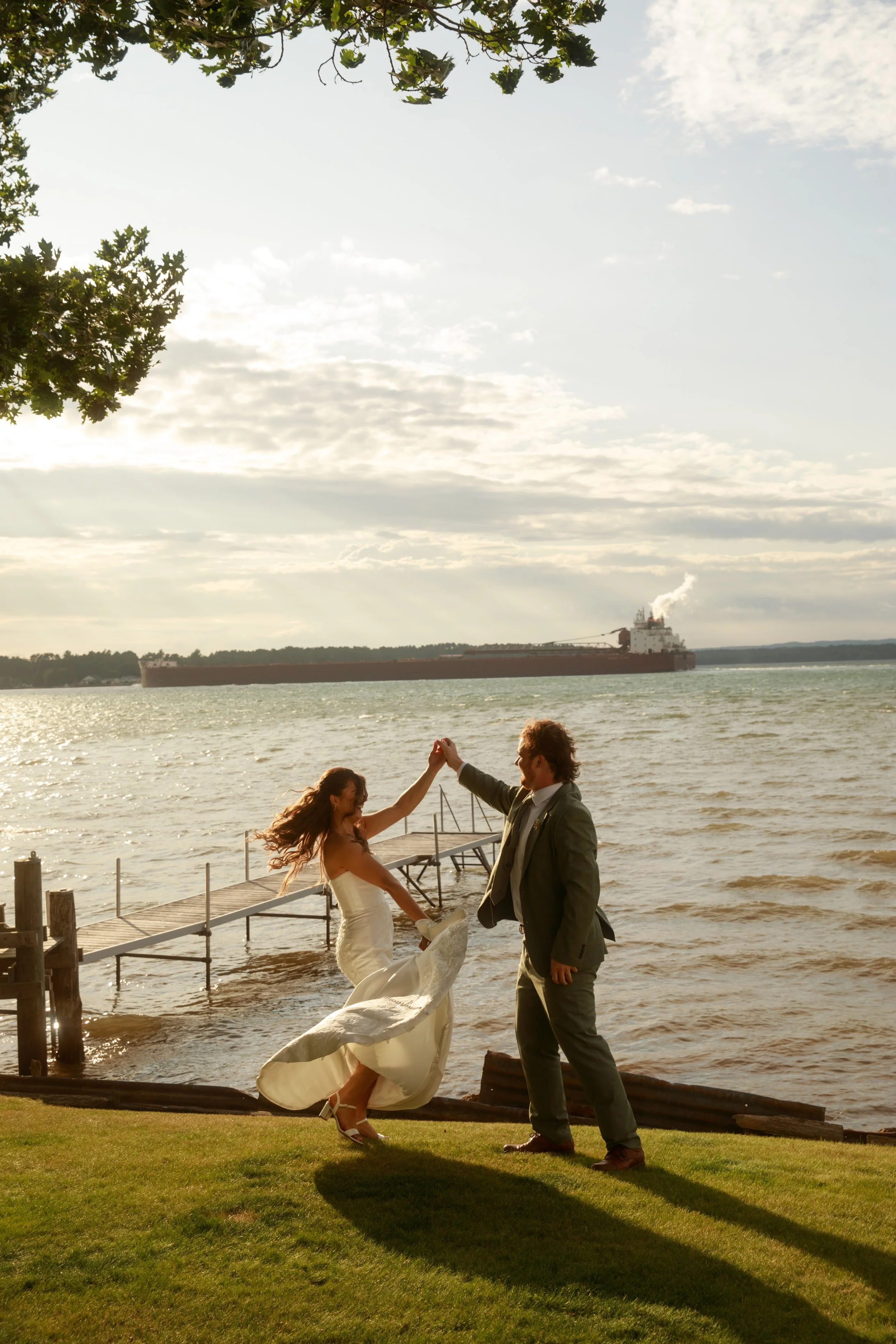 JessicaMax-northern-michigan-wedding-photographer-sault-ste-marie-backyard-wedding-st-marys-river-mi-upper-peninsula-277.jpg