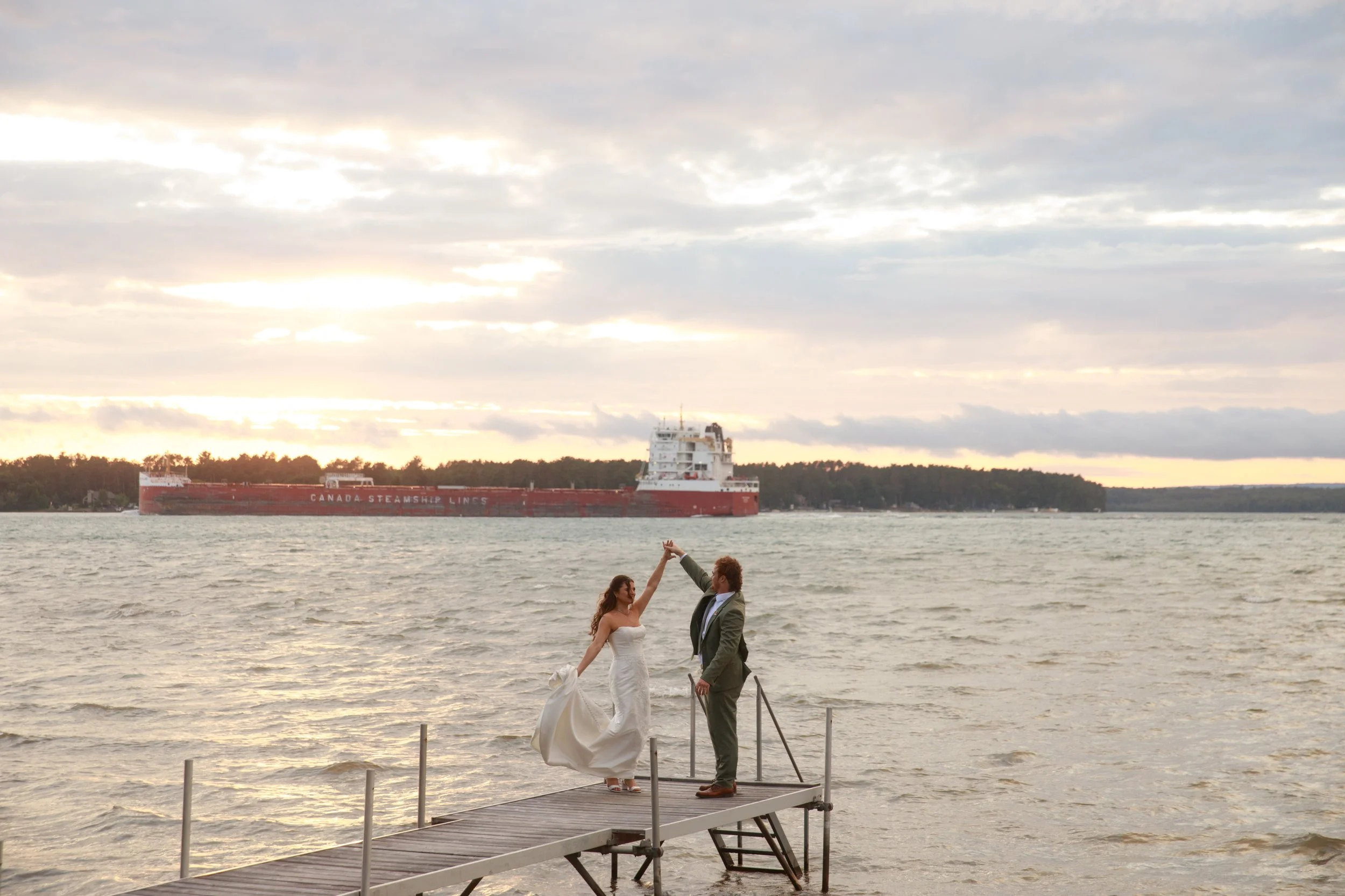 JessicaMax-northern-michigan-wedding-photographer-sault-ste-marie-backyard-wedding-st-marys-river-mi-upper-peninsula-296.jpg