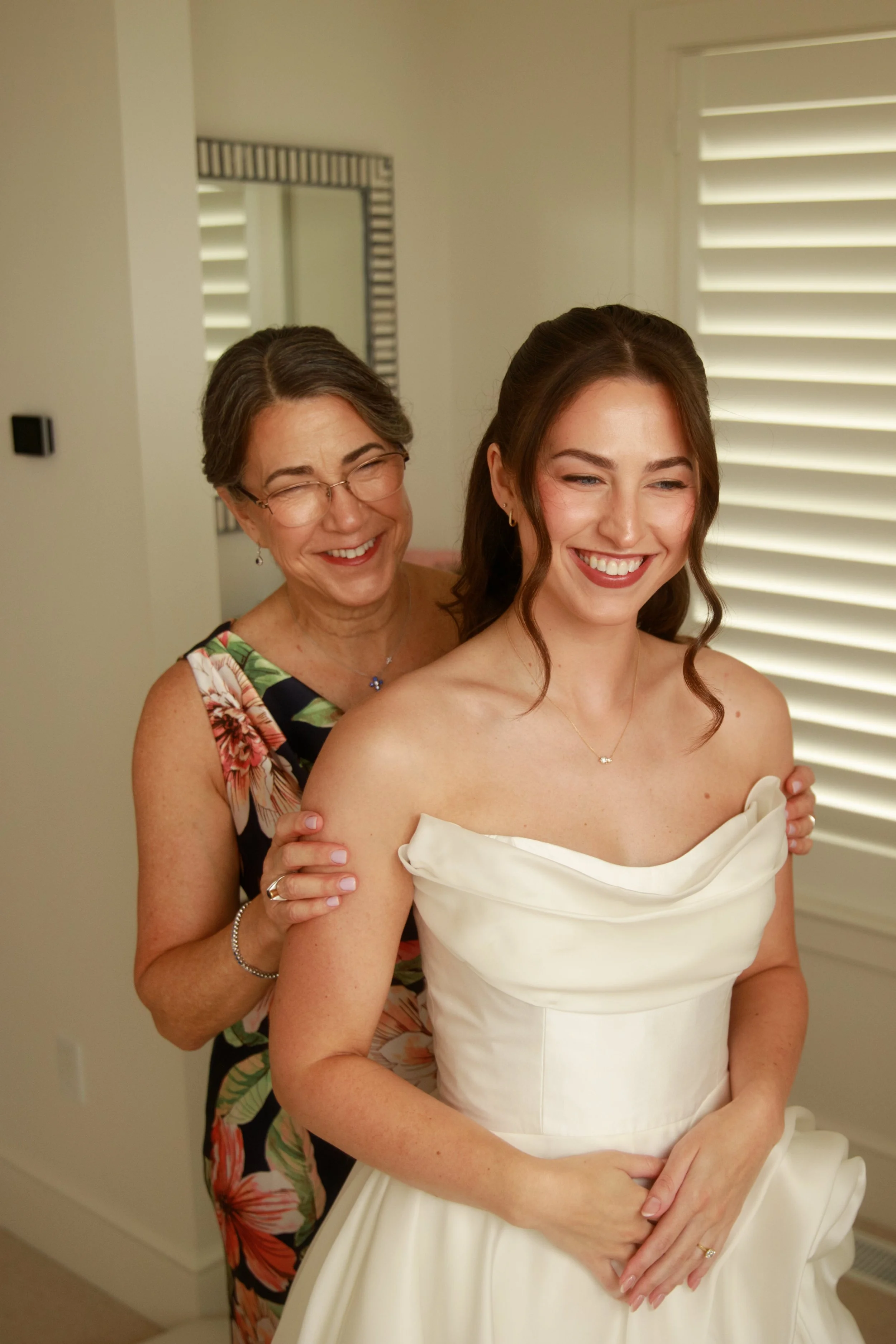 JessicaMax-northern-michigan-wedding-photographer-perry-hotel-petoskey-summer-wedding-day-12.jpg