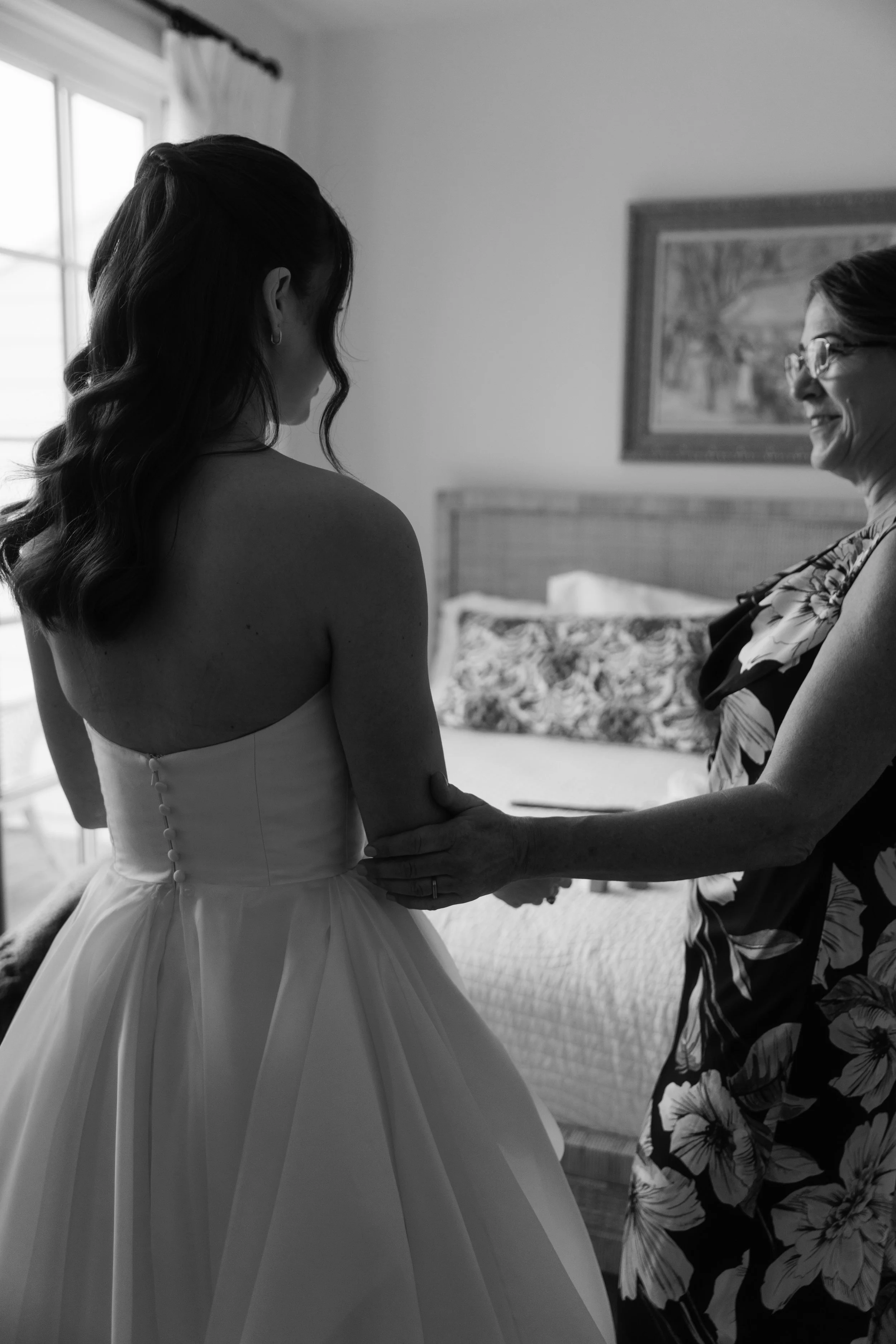 JessicaMax-northern-michigan-wedding-photographer-perry-hotel-petoskey-summer-wedding-day-14.jpg
