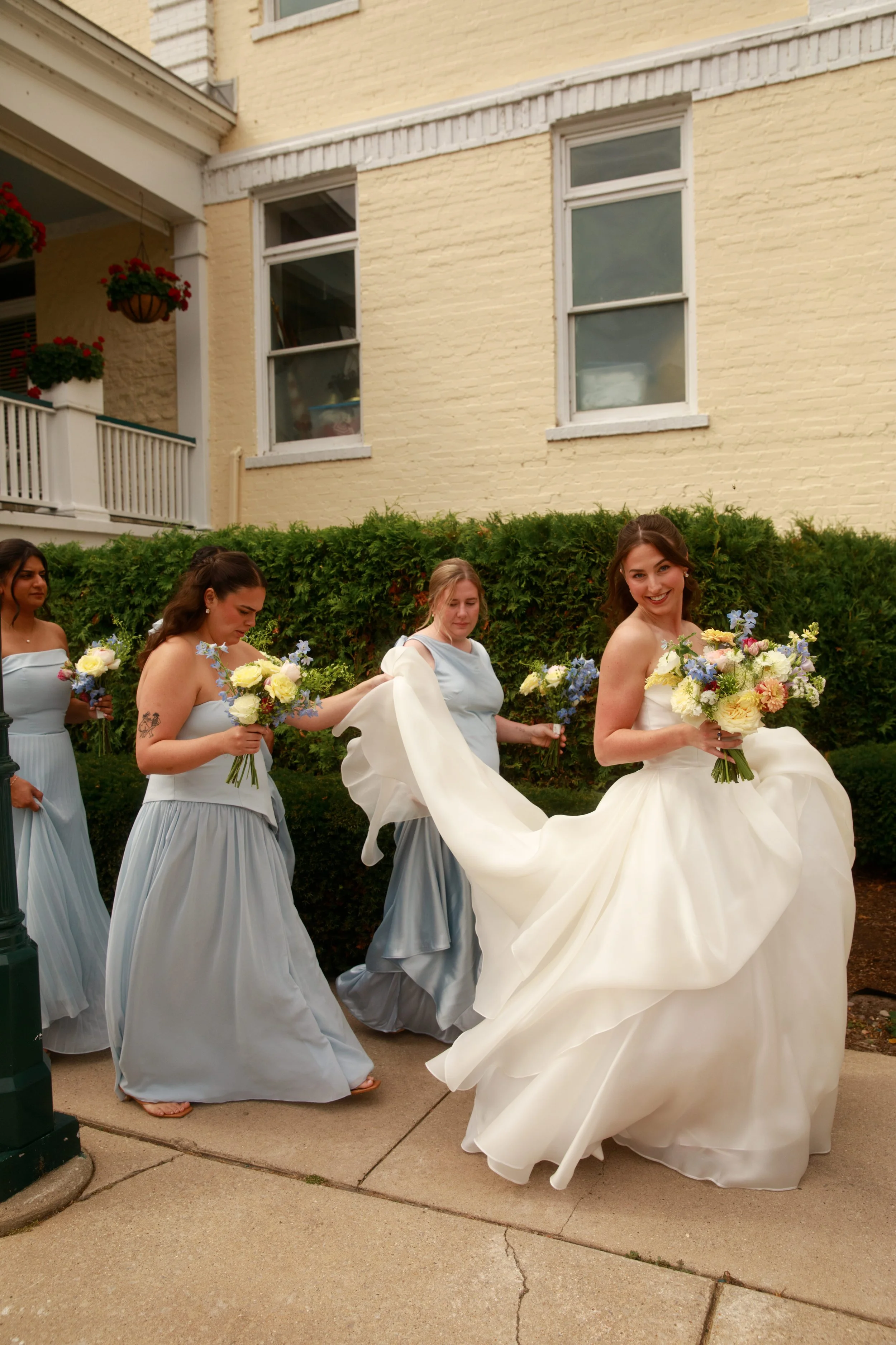 JessicaMax-northern-michigan-wedding-photographer-perry-hotel-petoskey-summer-wedding-day-22.jpg