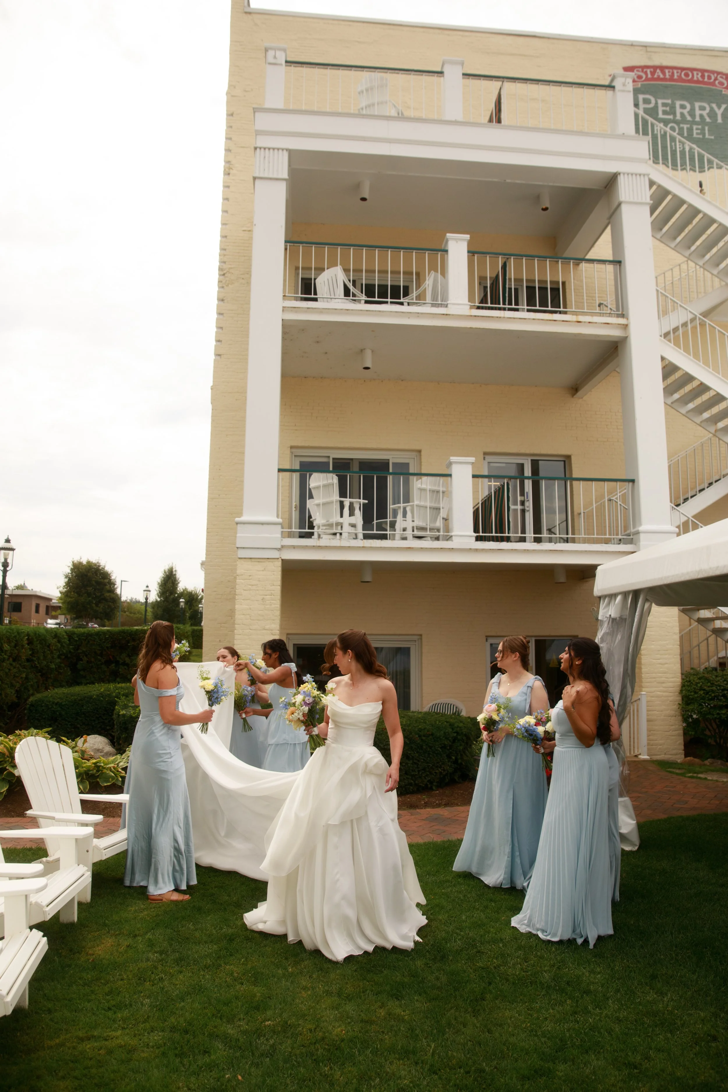JessicaMax-northern-michigan-wedding-photographer-perry-hotel-petoskey-summer-wedding-day-28.jpg