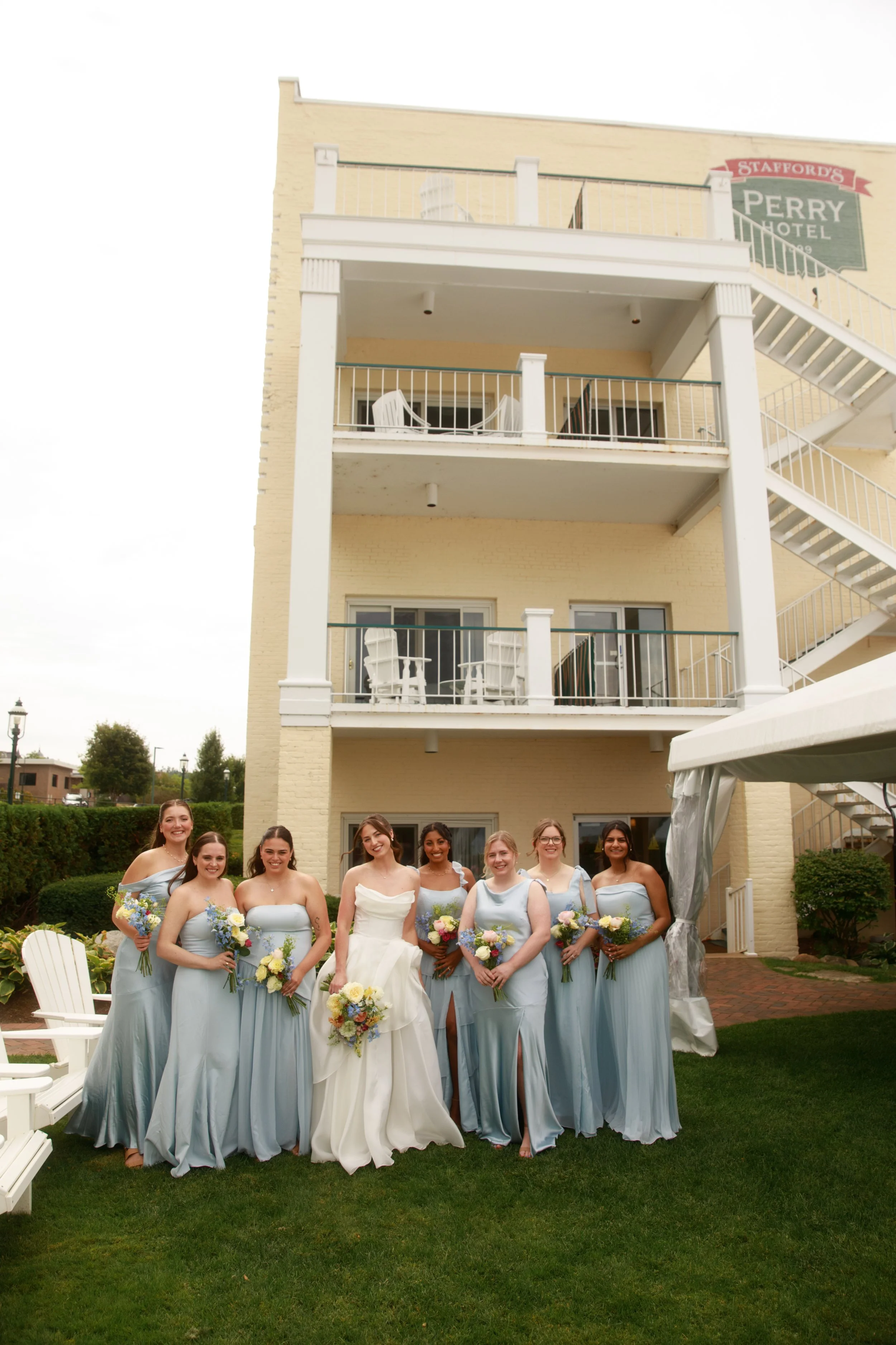 JessicaMax-northern-michigan-wedding-photographer-perry-hotel-petoskey-summer-wedding-day-30.jpg