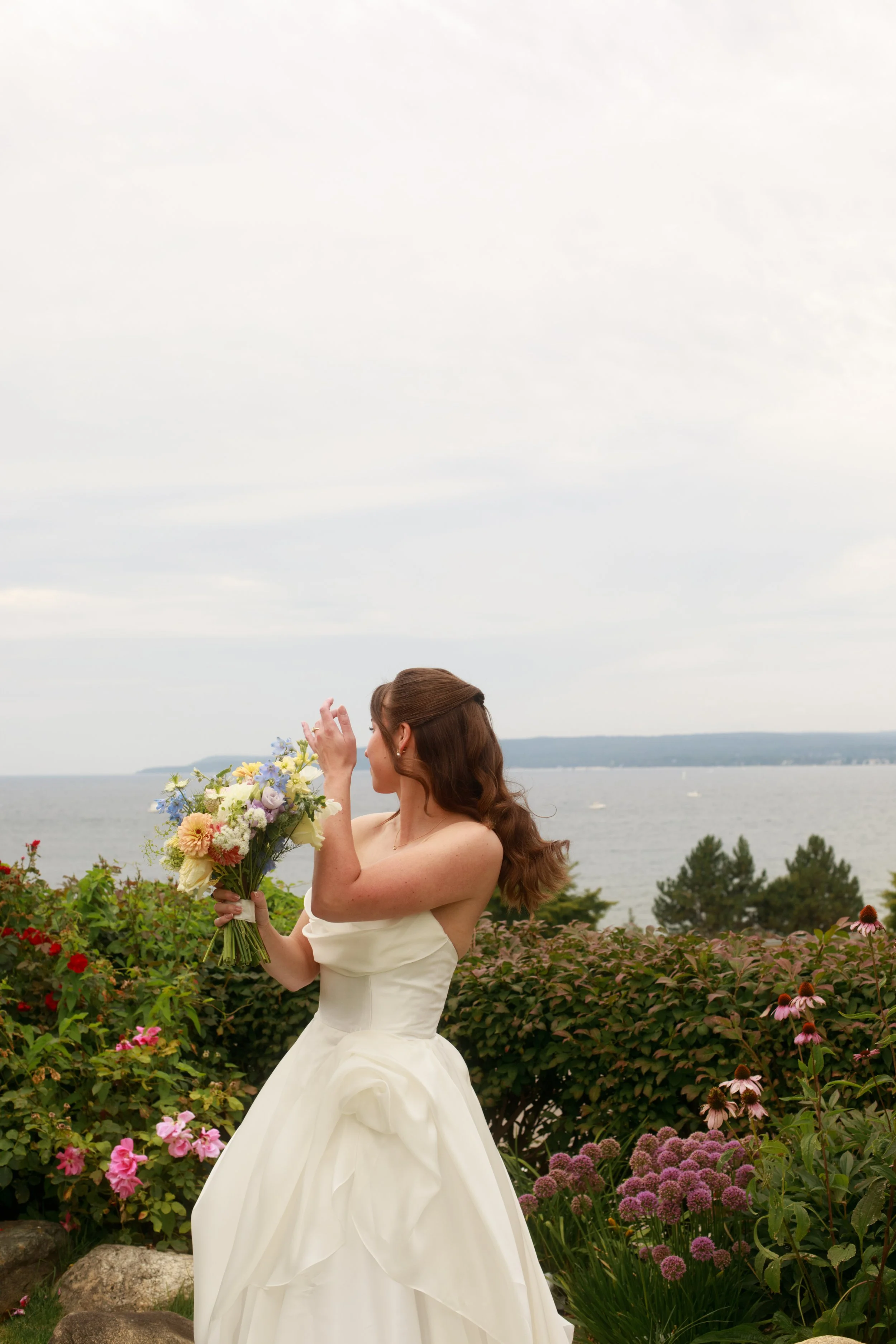 JessicaMax-northern-michigan-wedding-photographer-perry-hotel-petoskey-summer-wedding-day-40.jpg