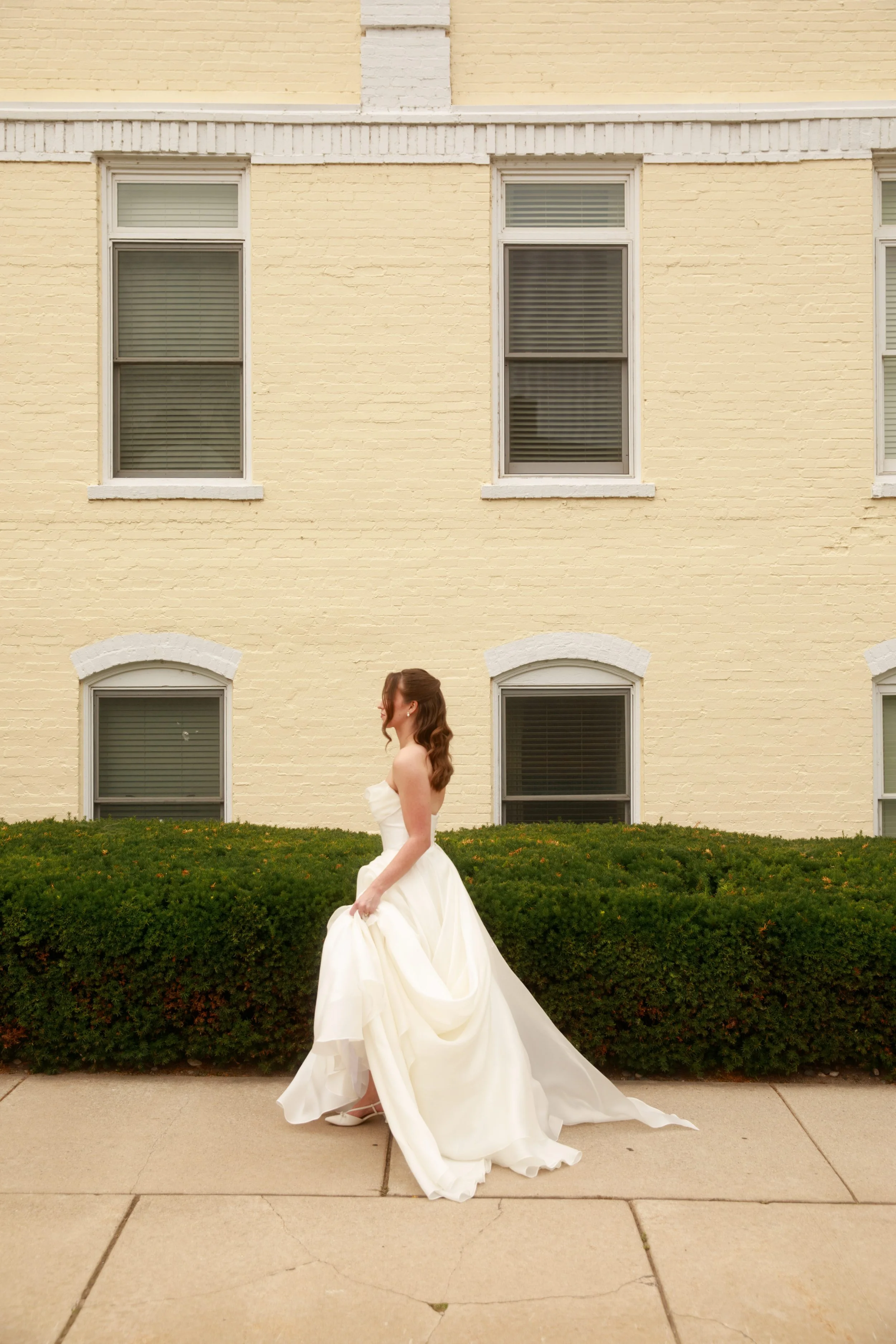 JessicaMax-northern-michigan-wedding-photographer-perry-hotel-petoskey-summer-wedding-day-49.jpg