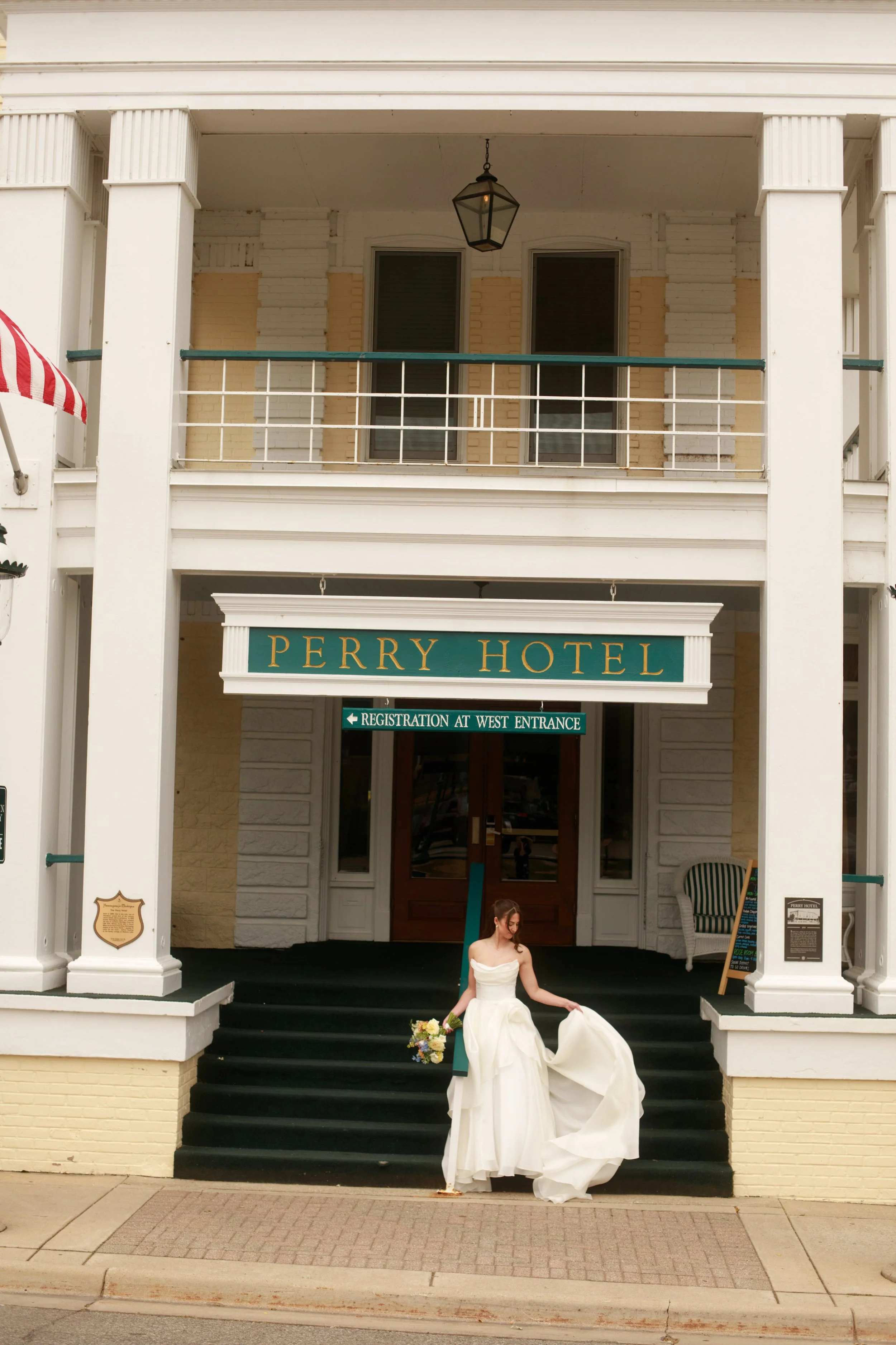 JessicaMax-northern-michigan-wedding-photographer-perry-hotel-petoskey-summer-wedding-day-53.jpg