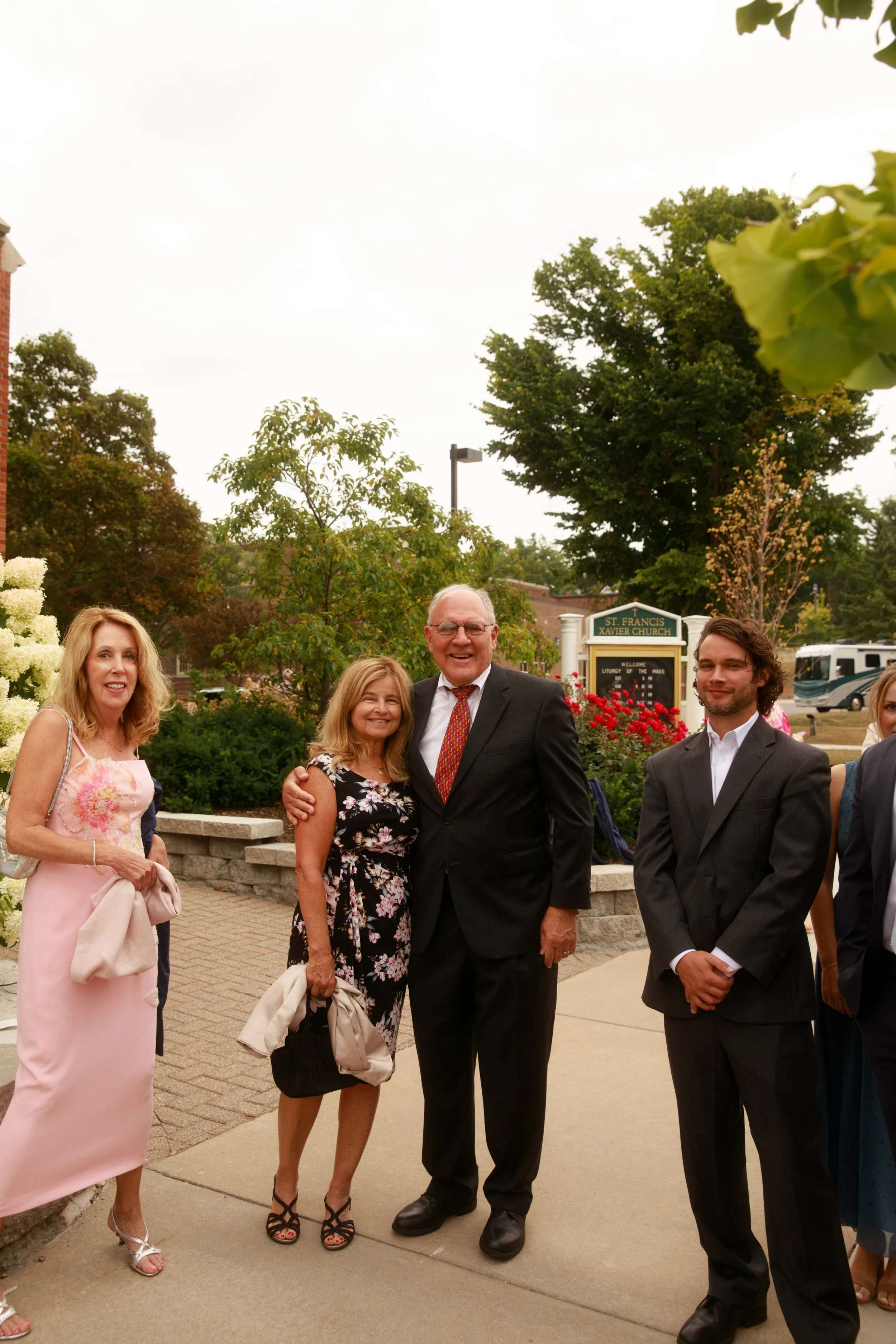 JessicaMax-northern-michigan-wedding-photographer-perry-hotel-petoskey-summer-wedding-day-117.jpg