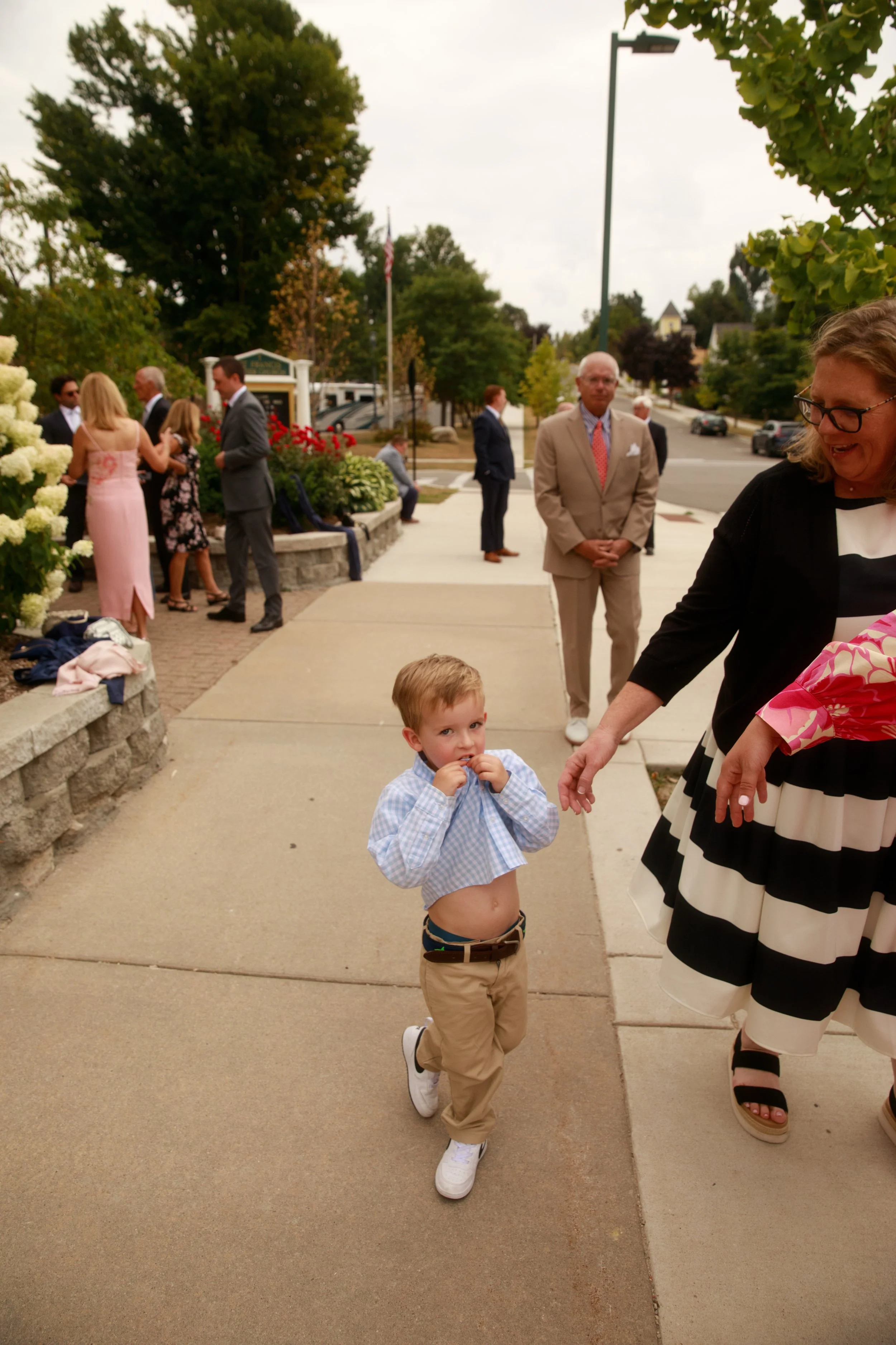 JessicaMax-northern-michigan-wedding-photographer-perry-hotel-petoskey-summer-wedding-day-120.jpg