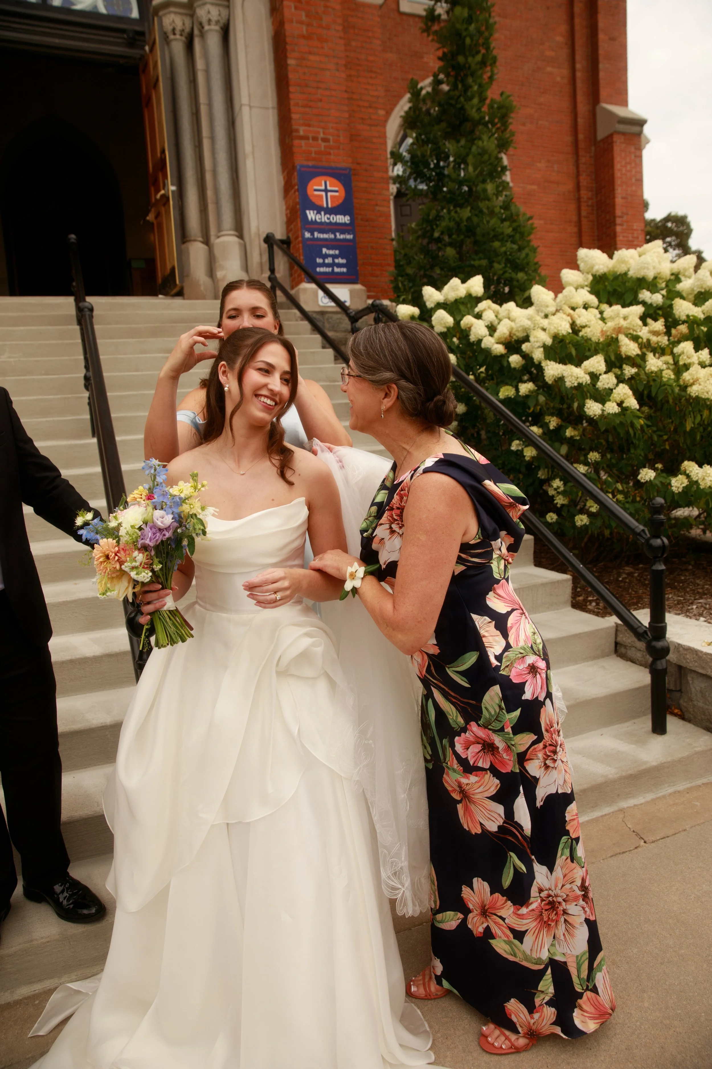 JessicaMax-northern-michigan-wedding-photographer-perry-hotel-petoskey-summer-wedding-day-121.jpg