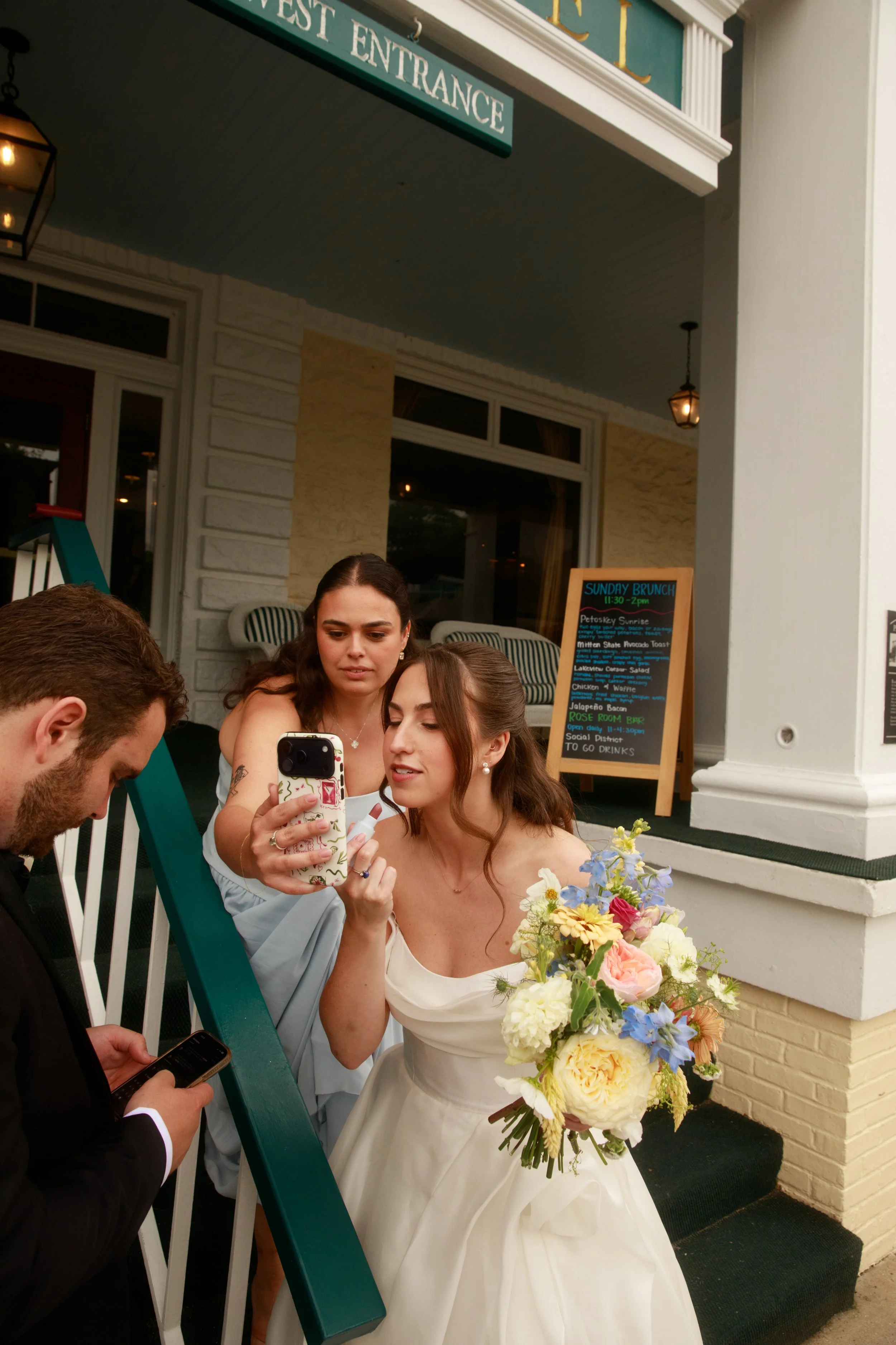 JessicaMax-northern-michigan-wedding-photographer-perry-hotel-petoskey-summer-wedding-day-147.jpg