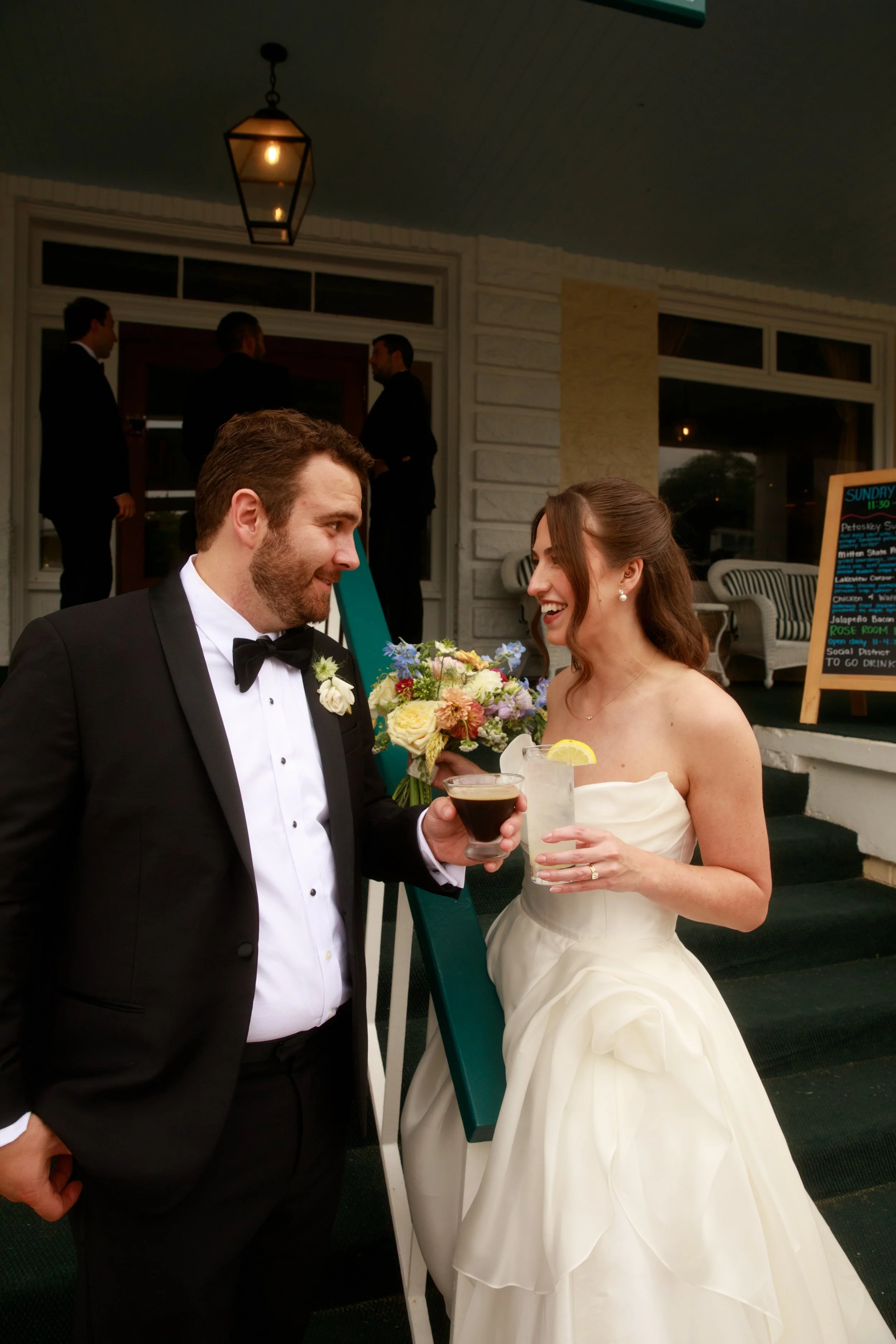 JessicaMax-northern-michigan-wedding-photographer-perry-hotel-petoskey-summer-wedding-day-150.jpg