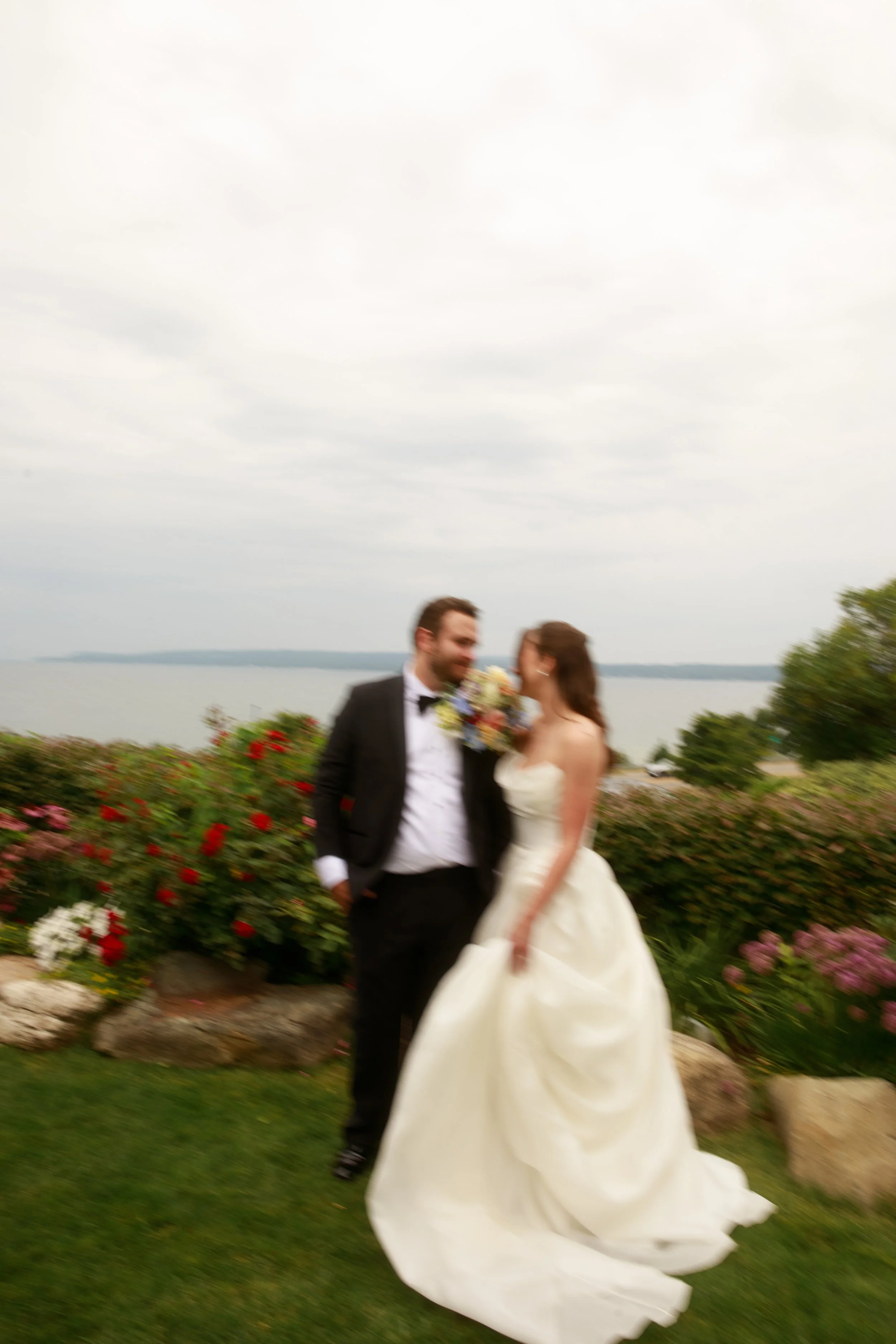 JessicaMax-northern-michigan-wedding-photographer-perry-hotel-petoskey-summer-wedding-day-160.jpg