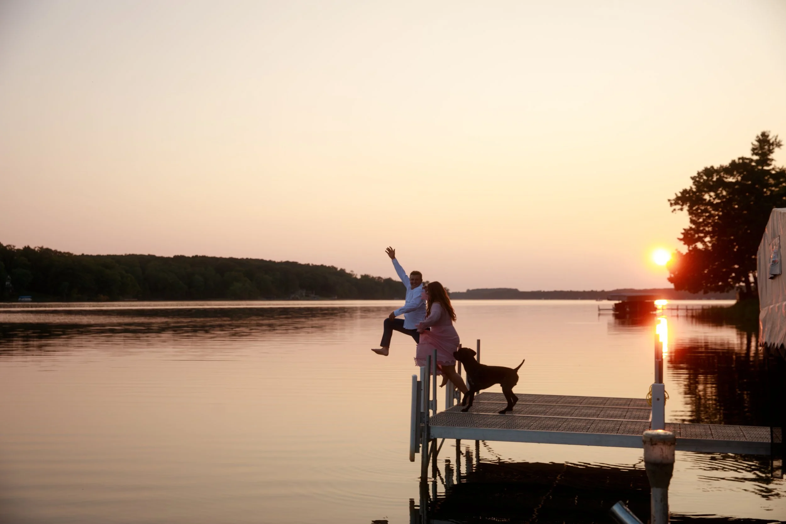 Katie &amp; Jaden // Summer evening engagement session at the lake