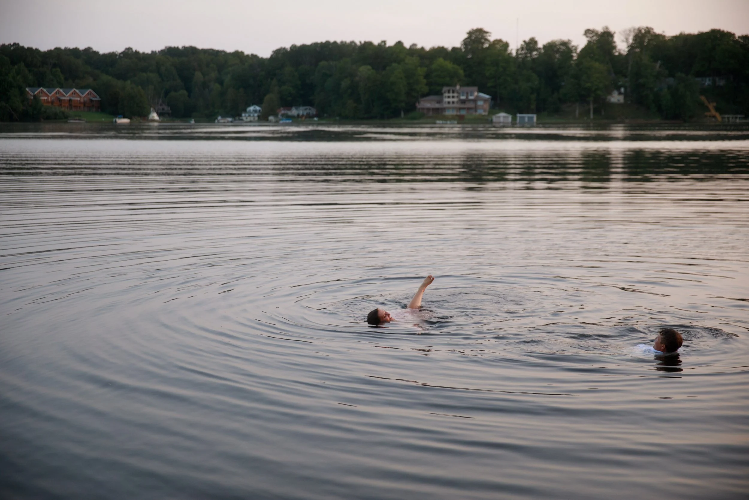 JessicaMax-michigan-ludington-lakeside-engagement-session-hamlin-lake-documentary-engagement-220.jpg
